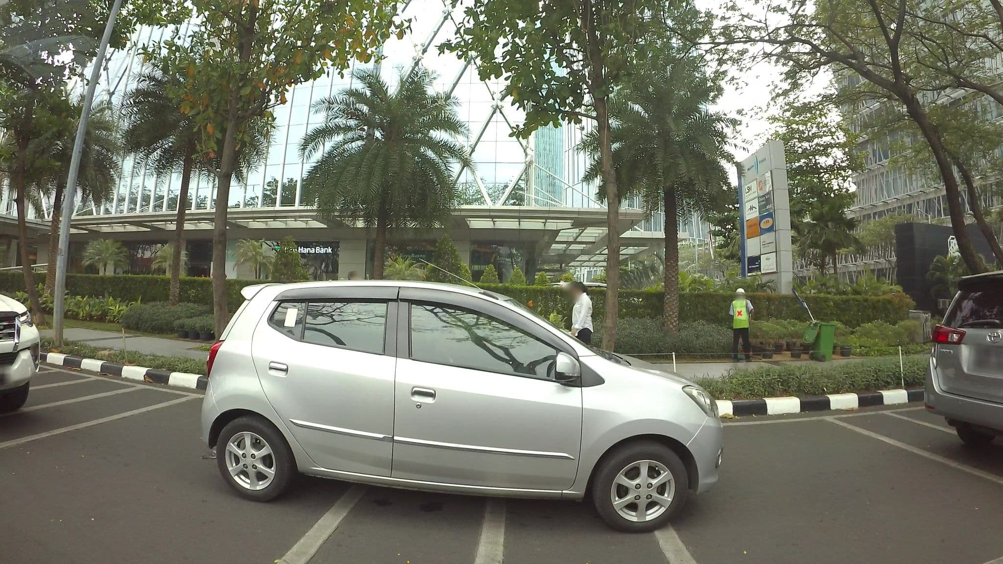 Street view near Lido Resort, Jakarta — © kaart_3 (CC BY-SA · Mapillary)