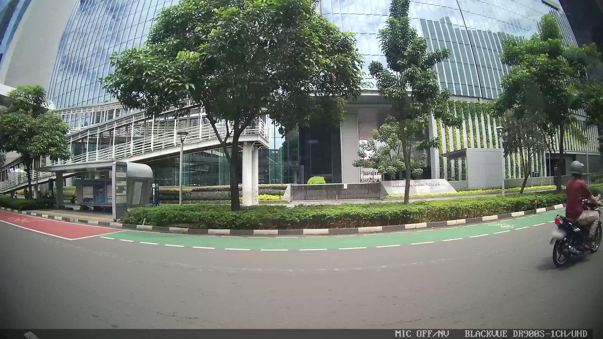Street view near Amaris hotel ciampelas, Jakarta — © Kaart---LEFT (CC BY-SA · Mapillary)