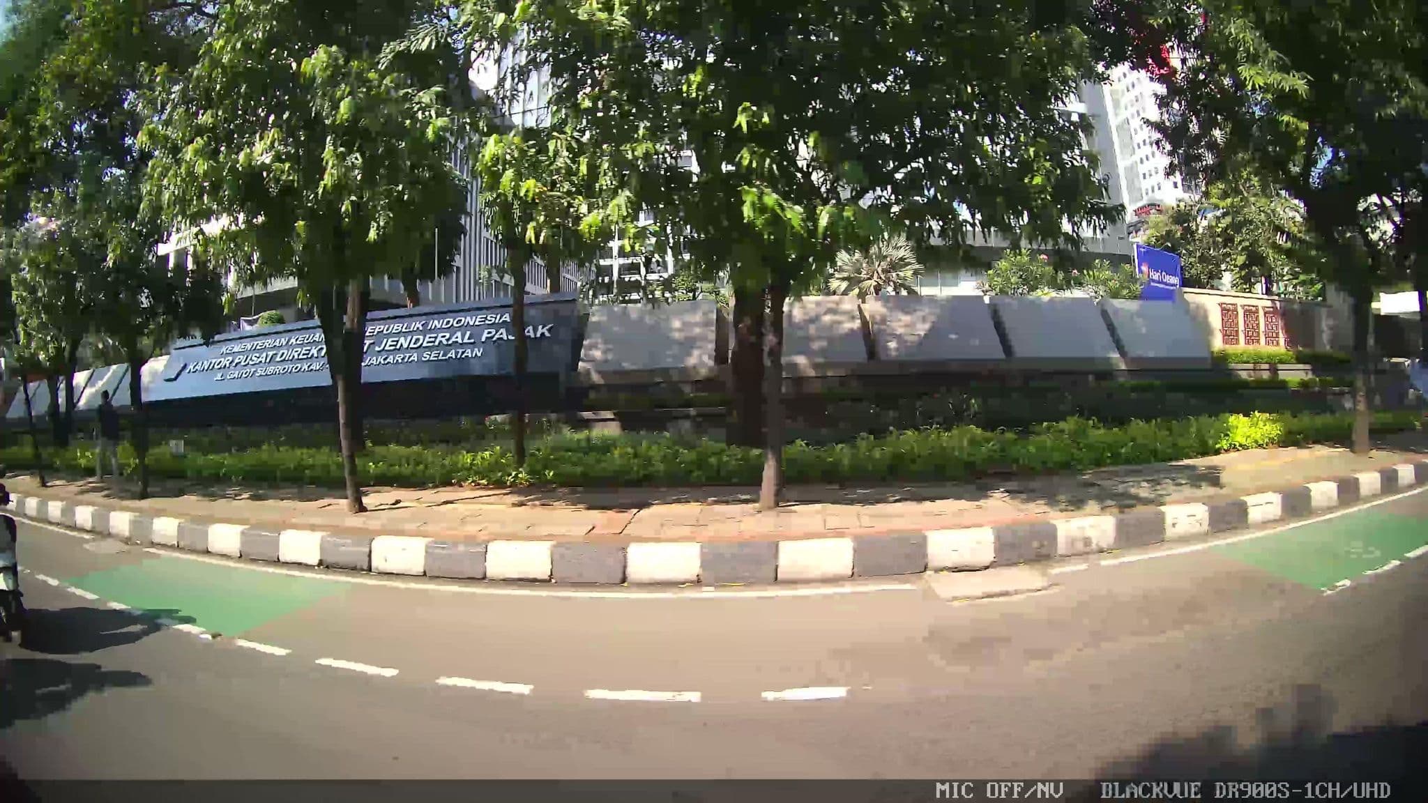 Street view near Hotel Jusenny, Jakarta — © Kaart---LEFT (CC BY-SA · Mapillary)