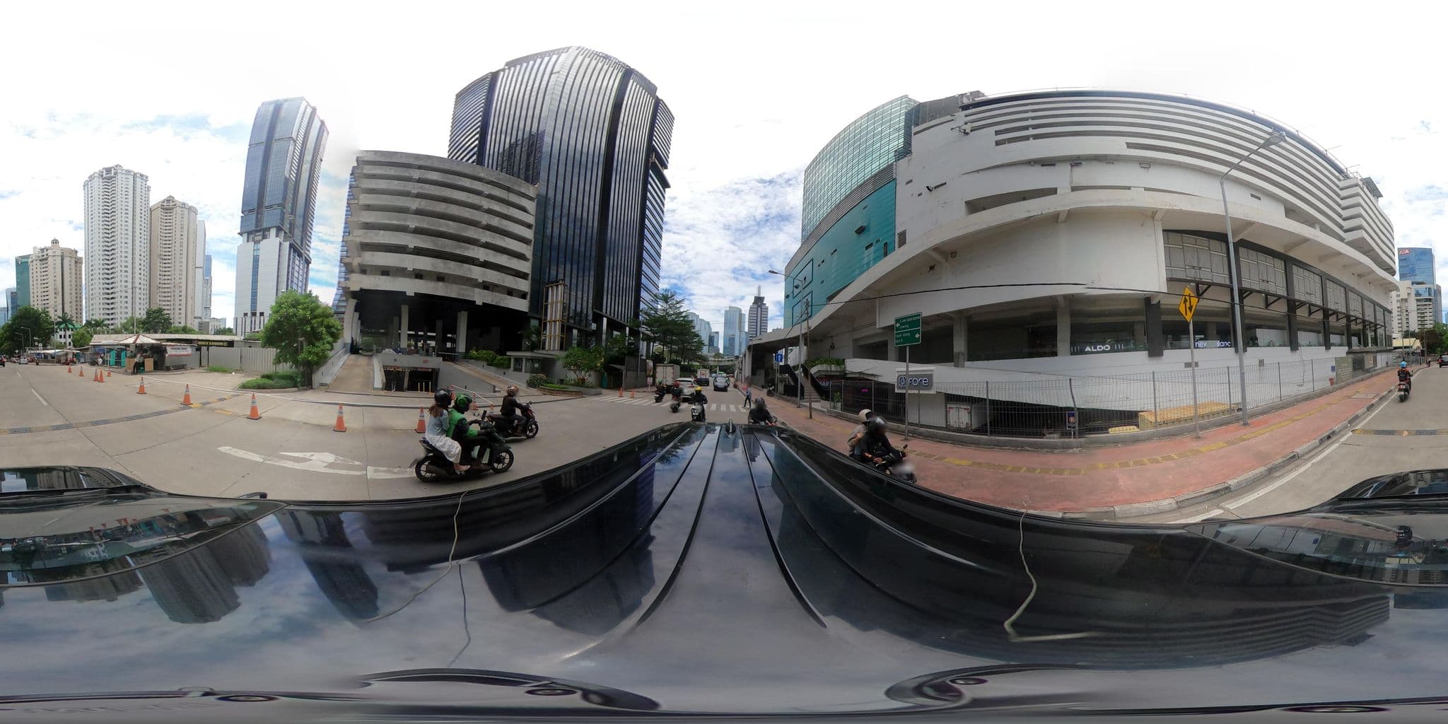 Street view near ARYADUTA SEMANGGI HOTEL, Jakarta — © Kaart---360 (CC BY-SA · Mapillary)