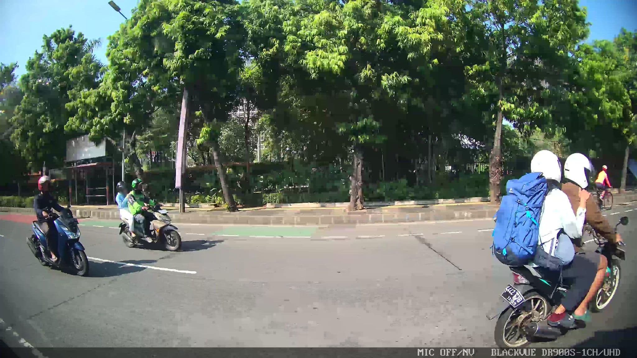 Street view near The Sultan Hotel, Main Tower, Jakarta — © Kaart---LEFT (CC BY-SA · Mapillary)