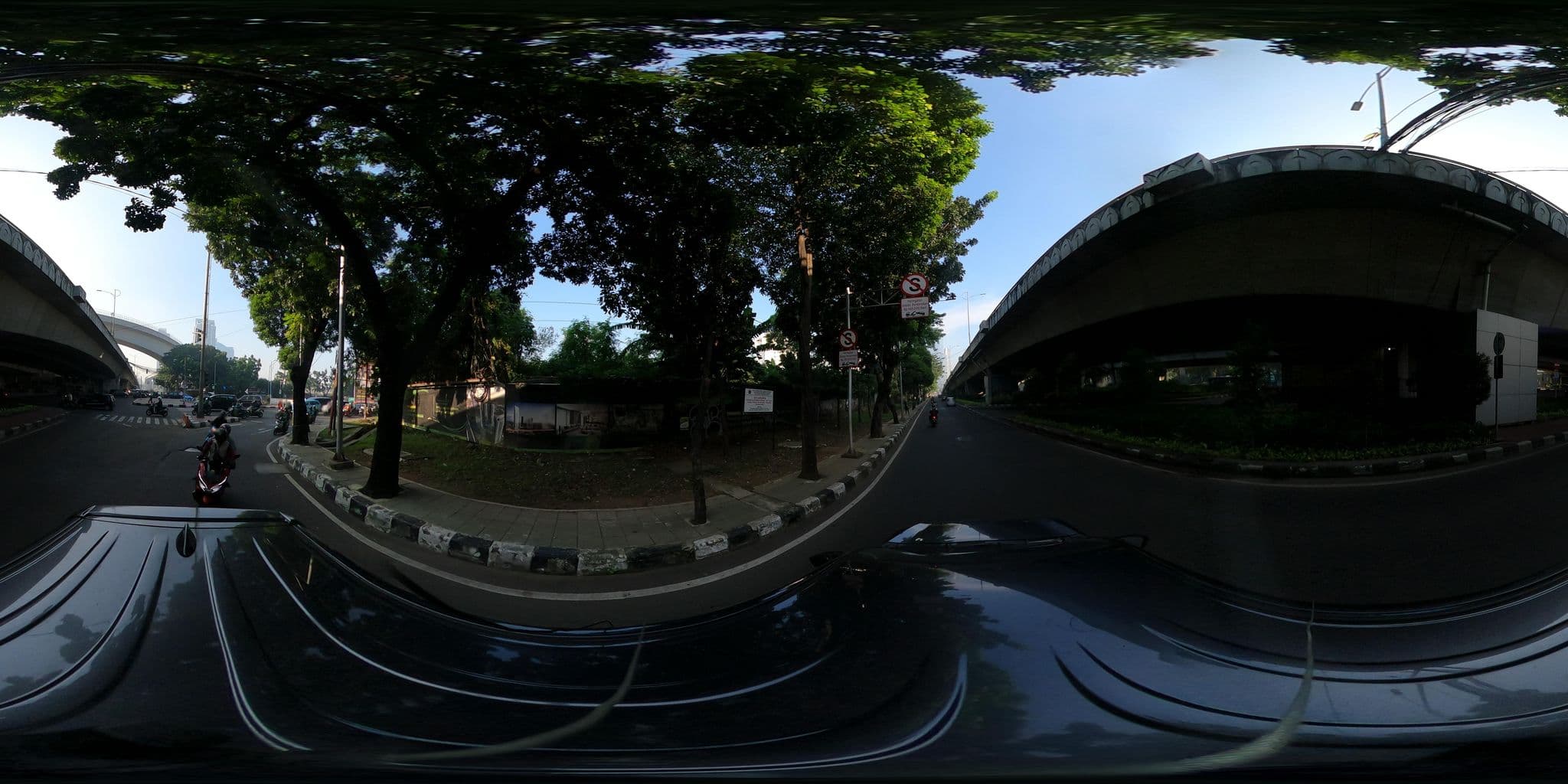 Street view near Ion hotel padang, Jakarta — © kaart_360 (CC BY-SA · Mapillary)