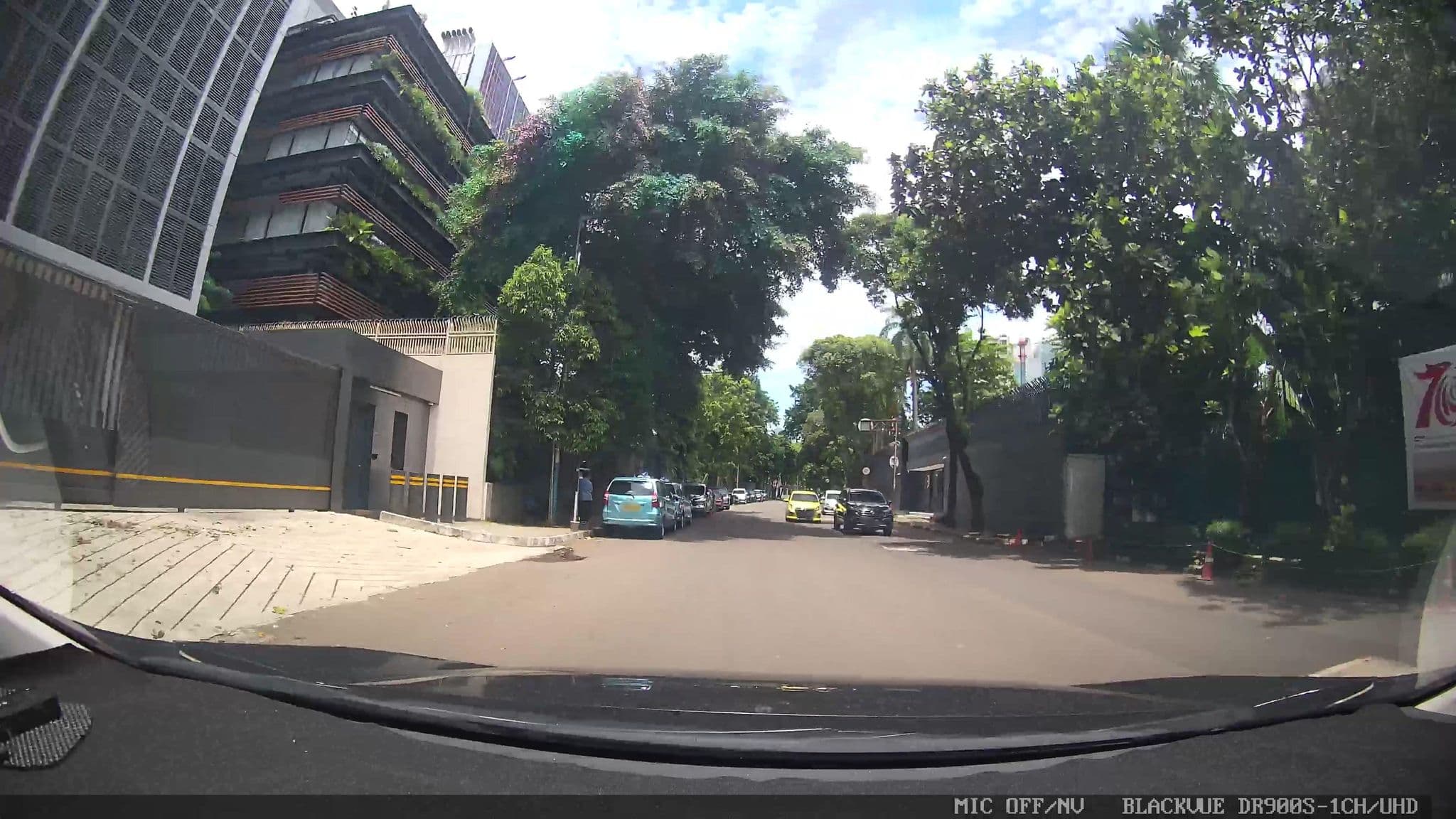 Street view near JW MARIOTT, Jakarta — © Kaart---FRONT (CC BY-SA · Mapillary)