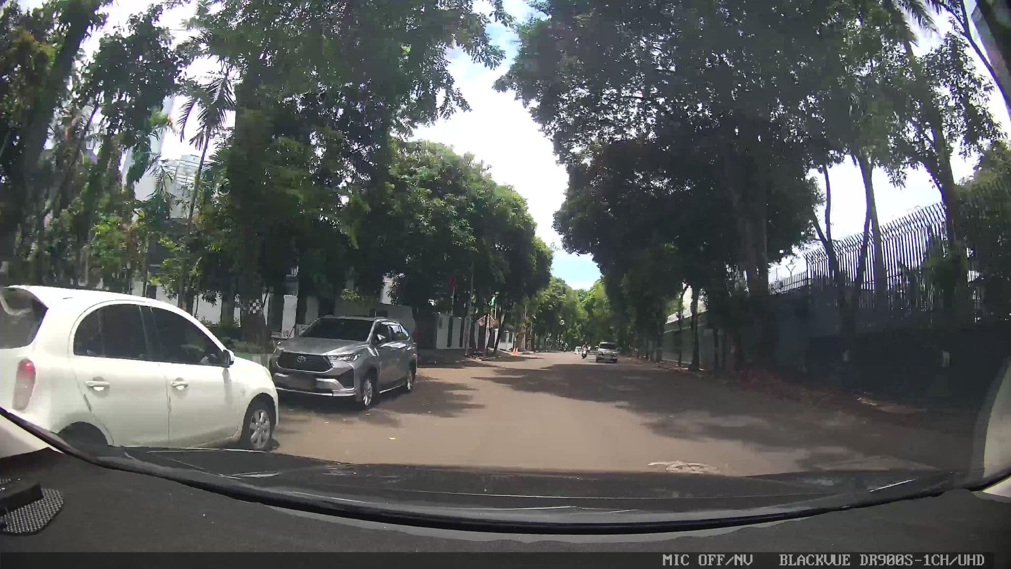 Street view near Police room Gran Melia Hotel, Jakarta — © Kaart---FRONT (CC BY-SA · Mapillary)