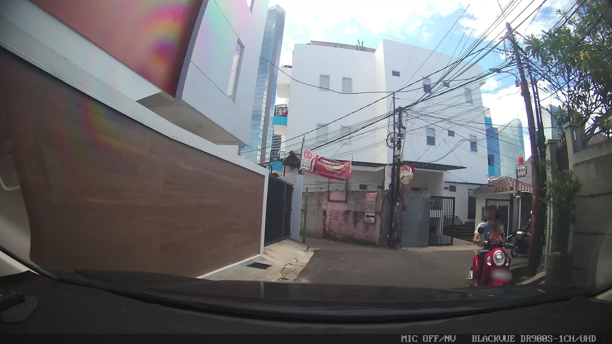 Street view near Novotel - the square lounge, Jakarta — © Kaart---FRONT (CC BY-SA · Mapillary)