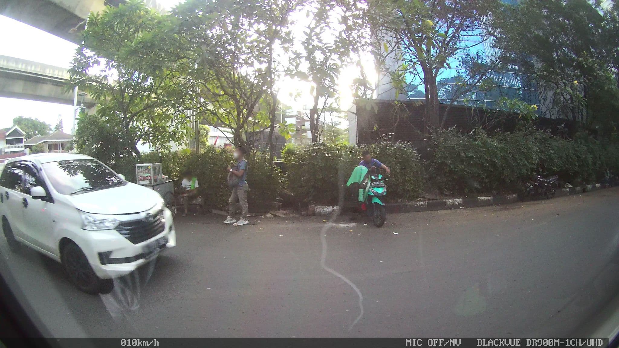 Street view near Infinity Swimming Pool, Jakarta — © kaart_2 (CC BY-SA · Mapillary)