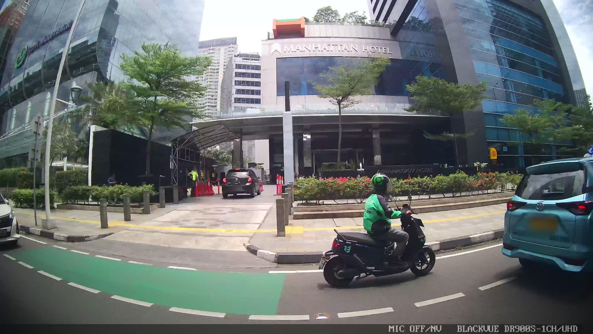 Street view near Manhattan Hotel, Jakarta — © Kaart---LEFT (CC BY-SA · Mapillary)