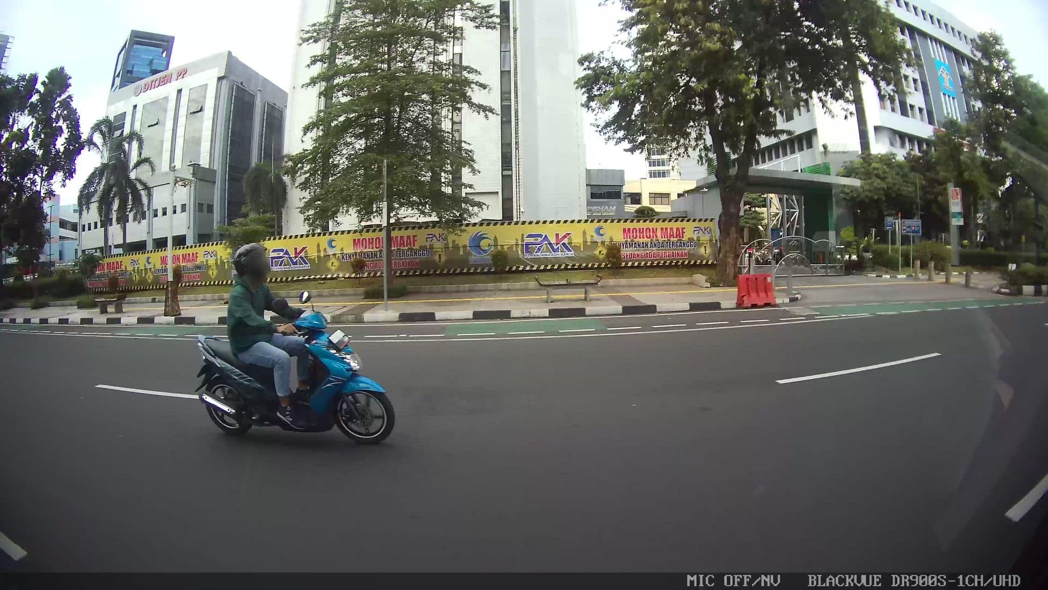 Street view near "SwissBell Hotel - GunSar", Jakarta — © Kaart---LEFT (CC BY-SA · Mapillary)