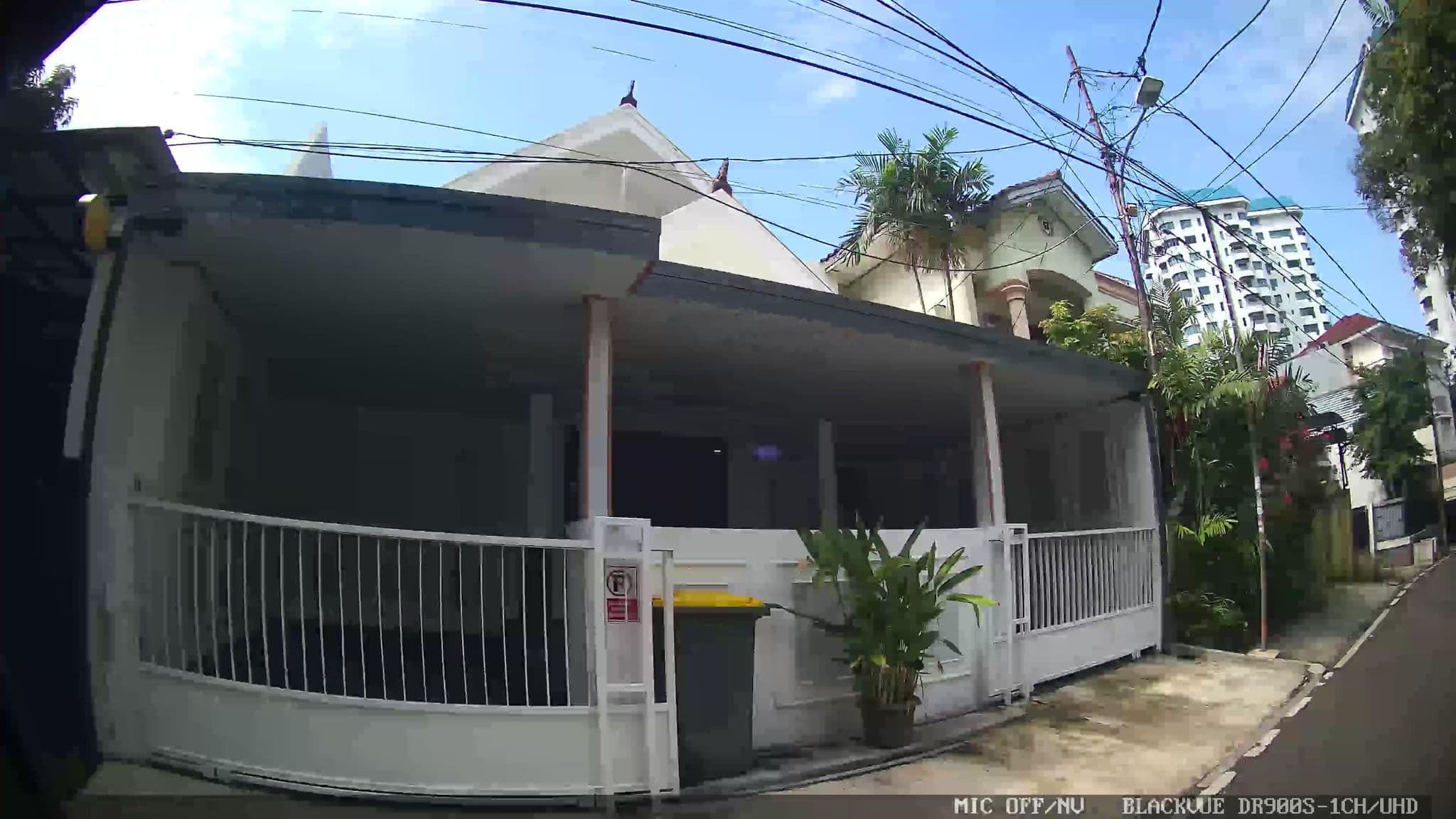 Street view near Grand Asahan Hotel, Jakarta — © Kaart---RIGHT (CC BY-SA · Mapillary)