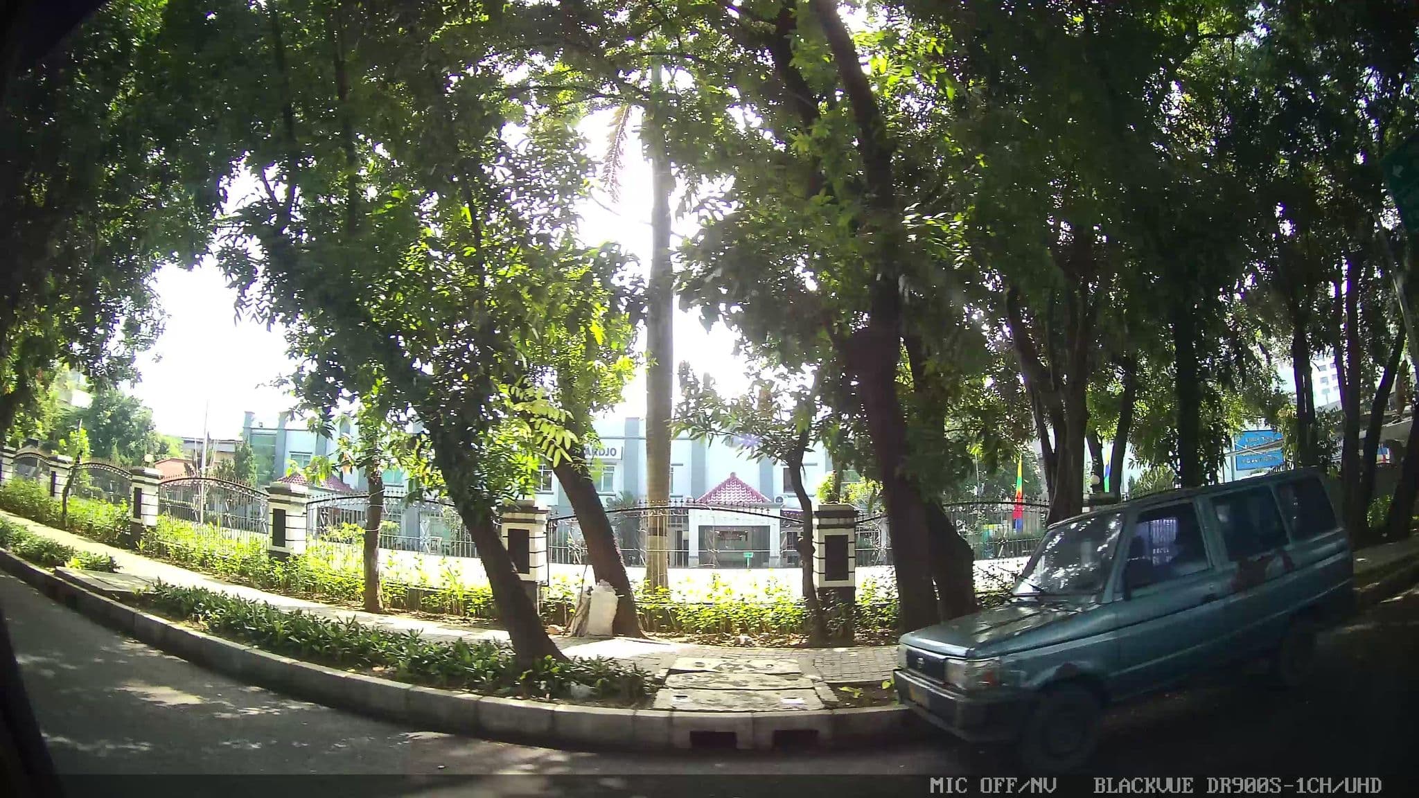 Street view near Hotel penta Cirebon, Jakarta — © Kaart---RIGHT (CC BY-SA · Mapillary)