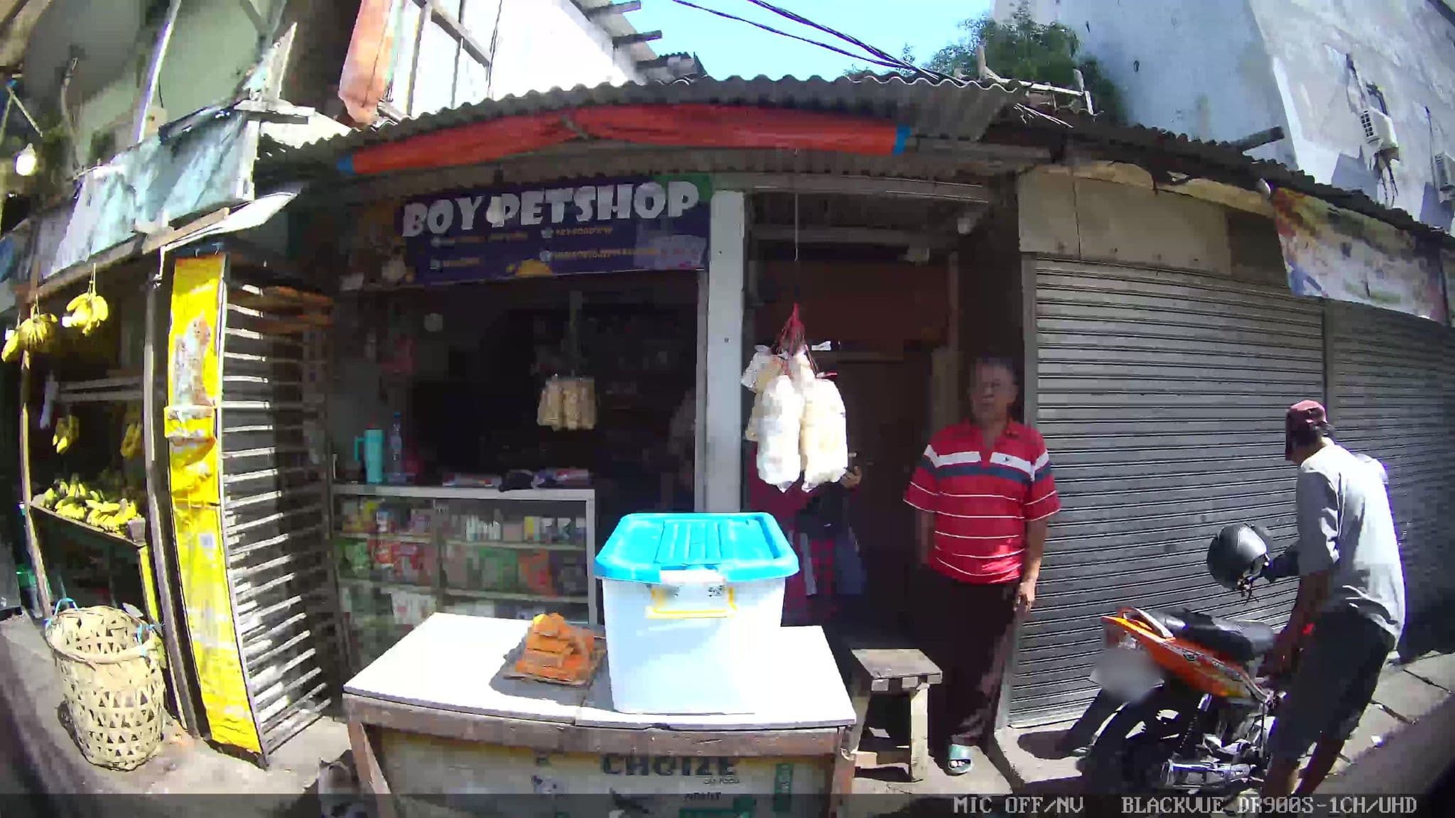 Street view near Hotel Caravan, Jakarta — © Kaart---LEFT (CC BY-SA · Mapillary)