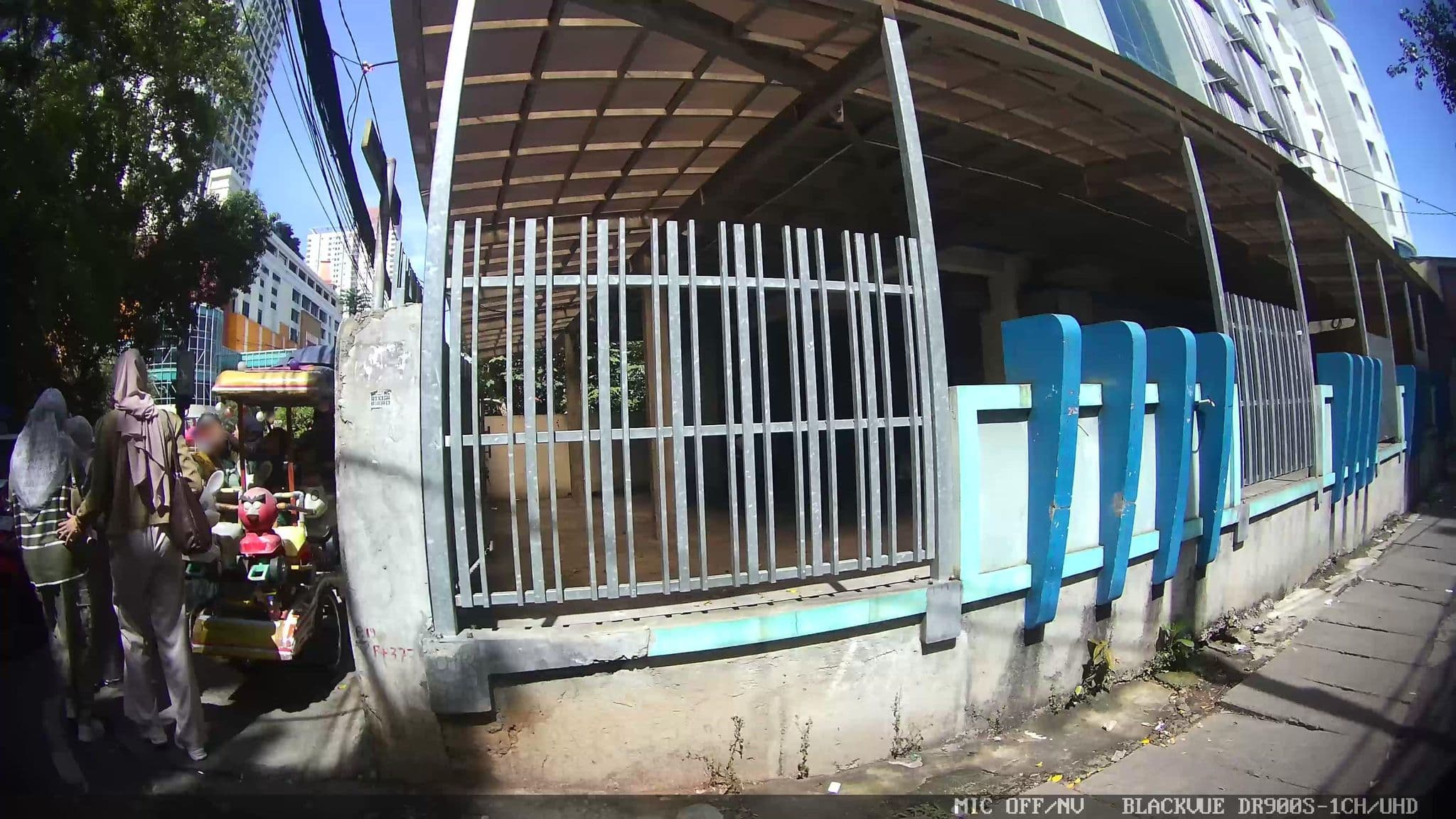 Street view near Hotel Galaxy, Jakarta — © Kaart---LEFT (CC BY-SA · Mapillary)