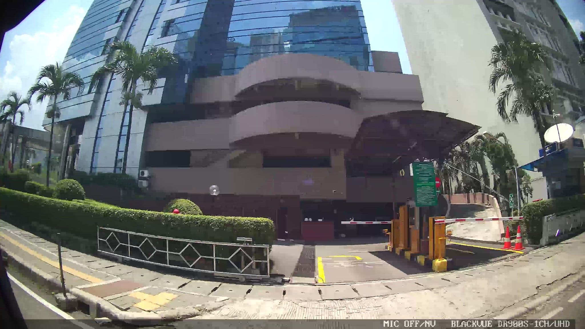 Street view near Liberty Hotel Jakarta, Jakarta — © Kaart---RIGHT (CC BY-SA · Mapillary)