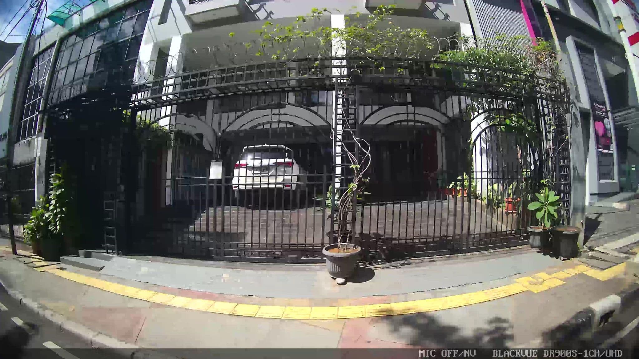 Street view near Hotel Mulia - Grand Ballroom, Jalan Asia Afrika, Senayan, Jakarta — © Kaart---LEFT (CC BY-SA · Mapillary)