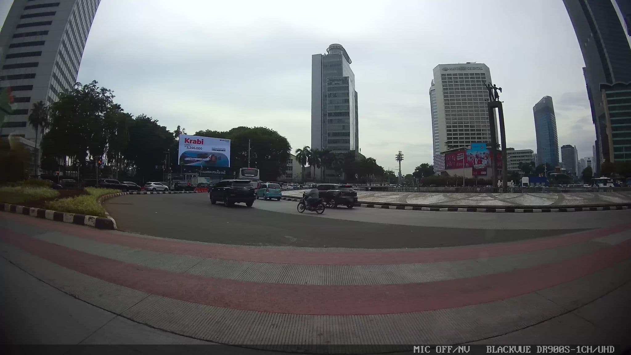 Street view near Hotel Puri Asri Magelang Jawa Tengah, Jakarta — © Kaart---RIGHT (CC BY-SA · Mapillary)