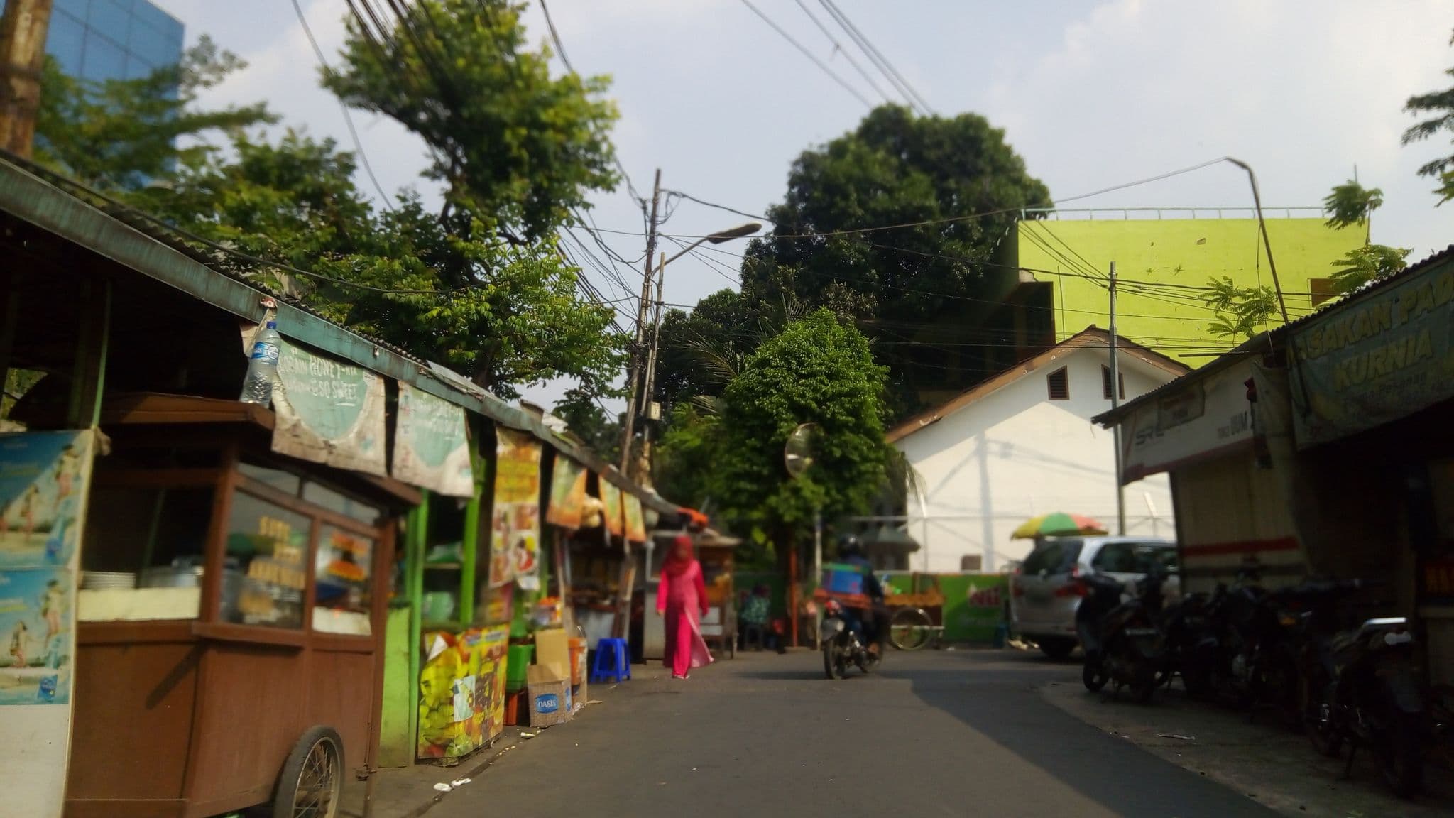 Street view near Golden crown, Jakarta — © hafiedsh22 (CC BY-SA · Mapillary)