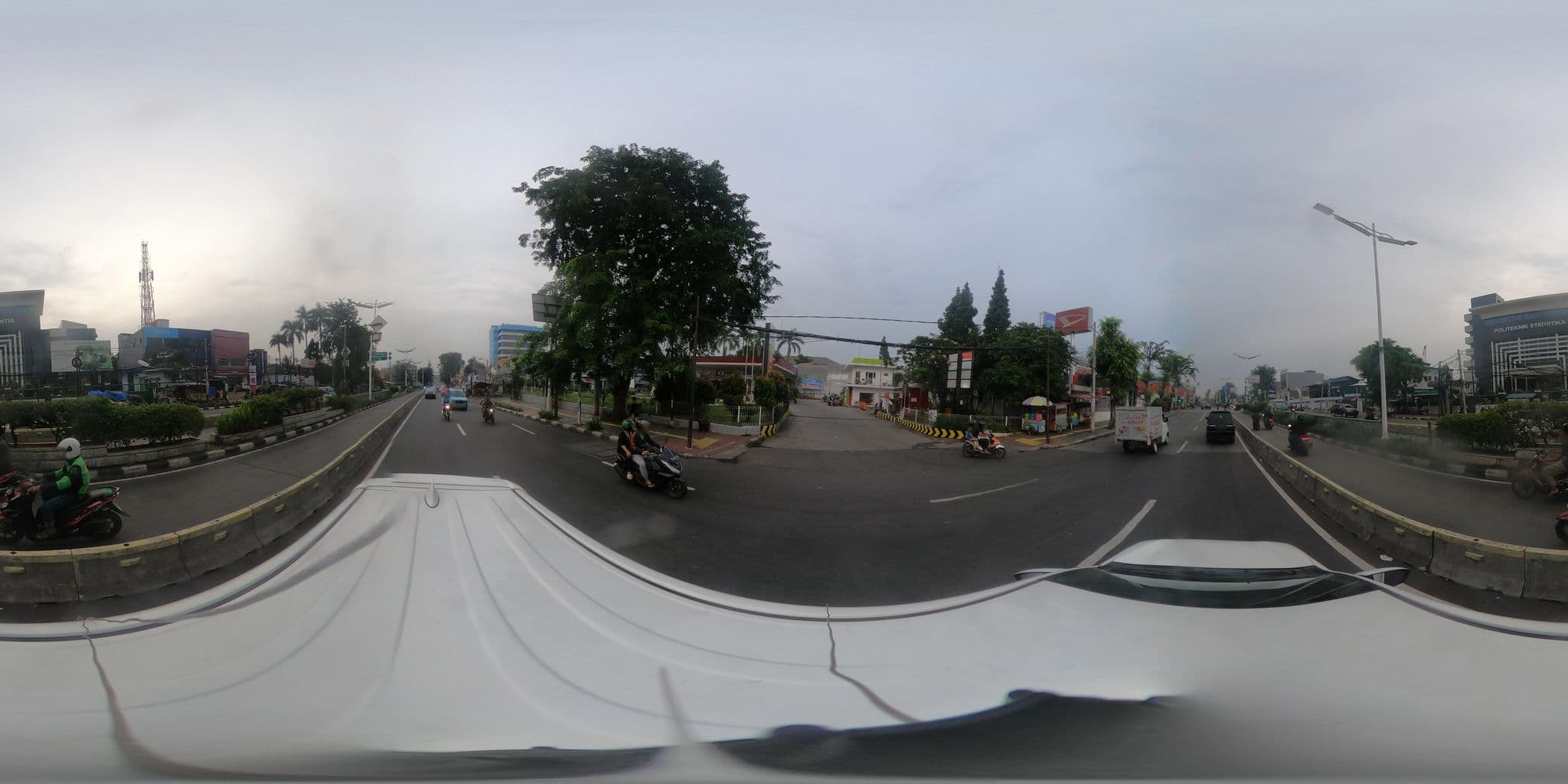 Street view near The Poencer Hotel and Resort, Jakarta — © kaart_360 (CC BY-SA · Mapillary)