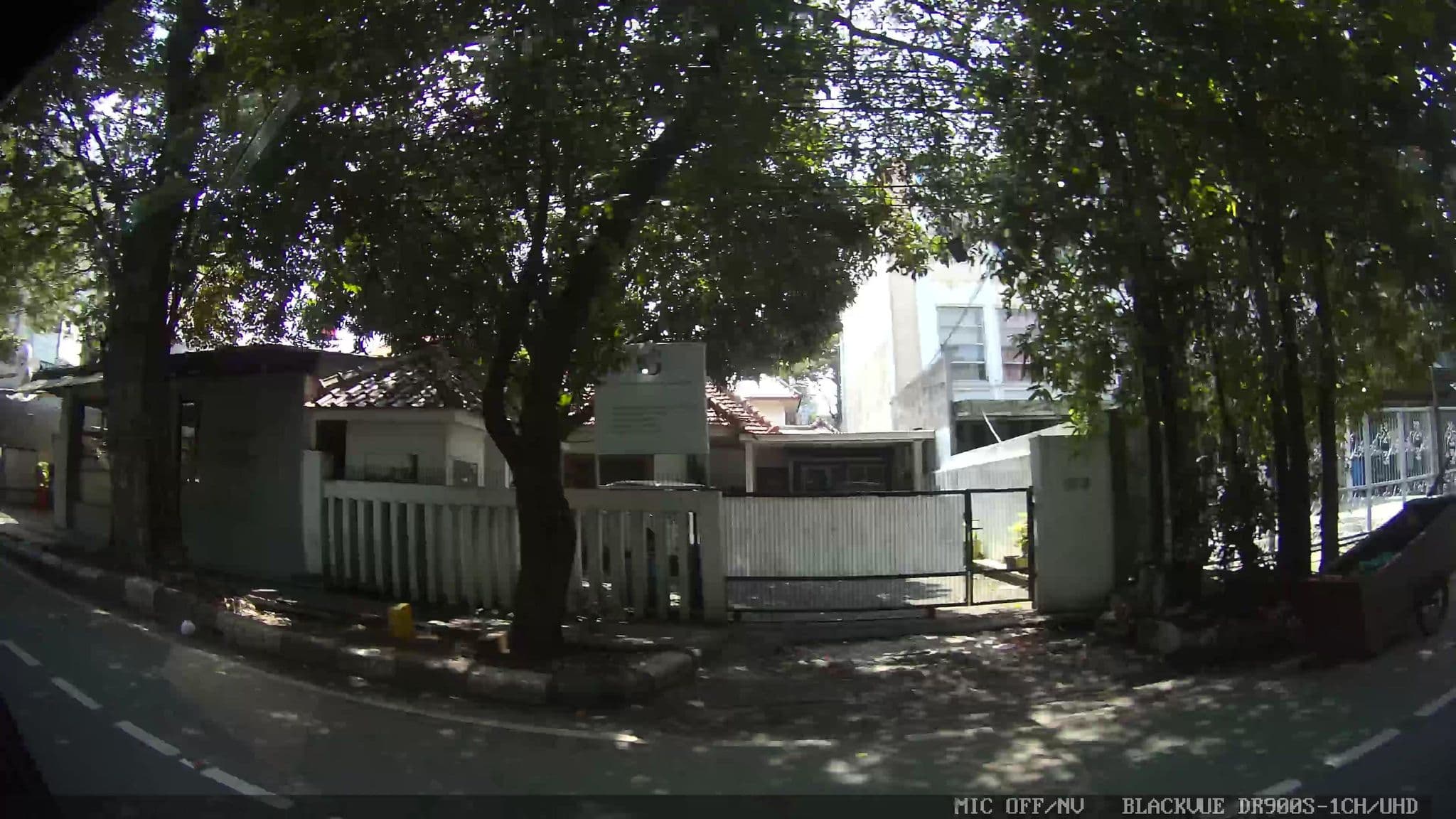 Street view near Hotel Millennium, Jakarta — © Kaart---RIGHT (CC BY-SA · Mapillary)