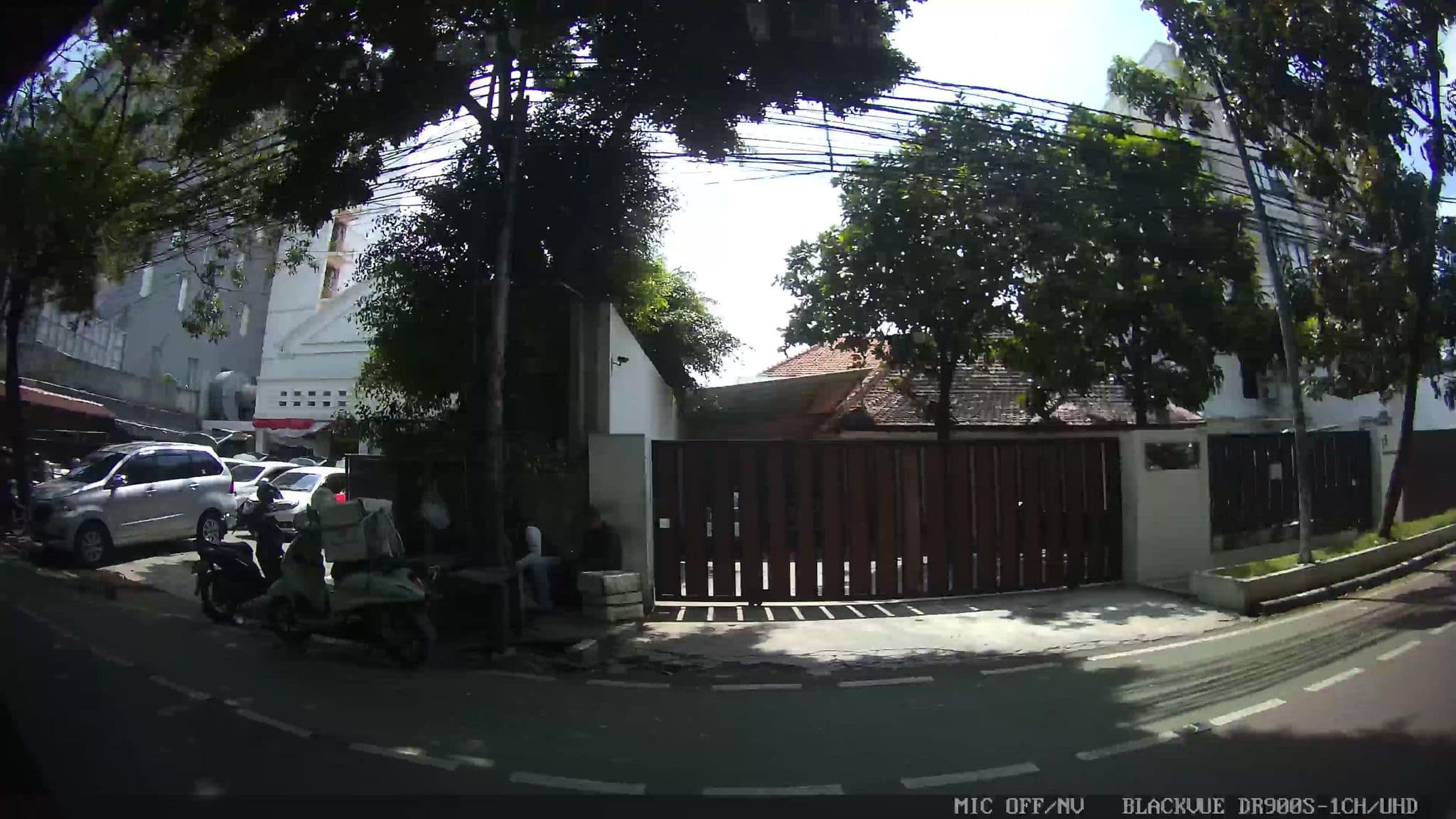 Street view near Yello Hotel (Manggarai), Jakarta — © Kaart---RIGHT (CC BY-SA · Mapillary)