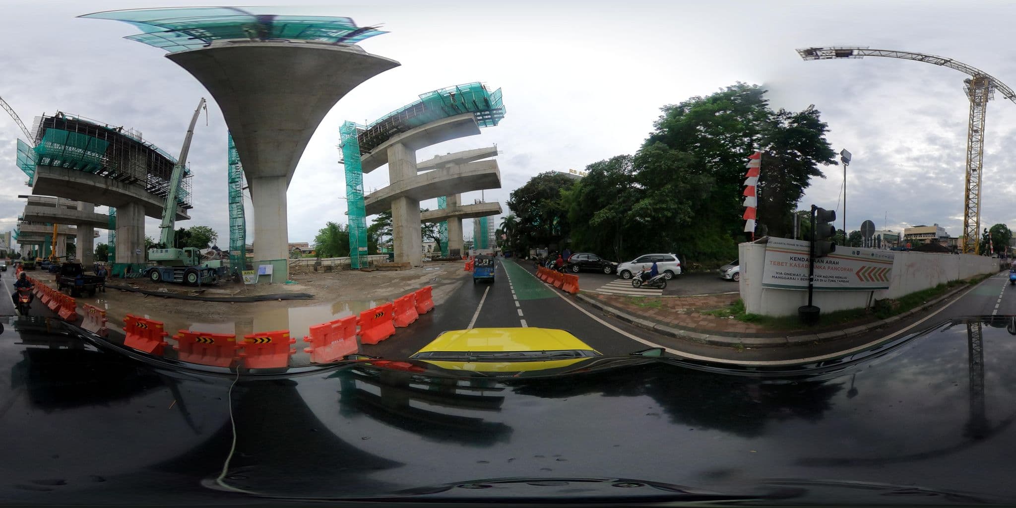 Street view near Fave Hotel, Jakarta — © Kaart---360 (CC BY-SA · Mapillary)