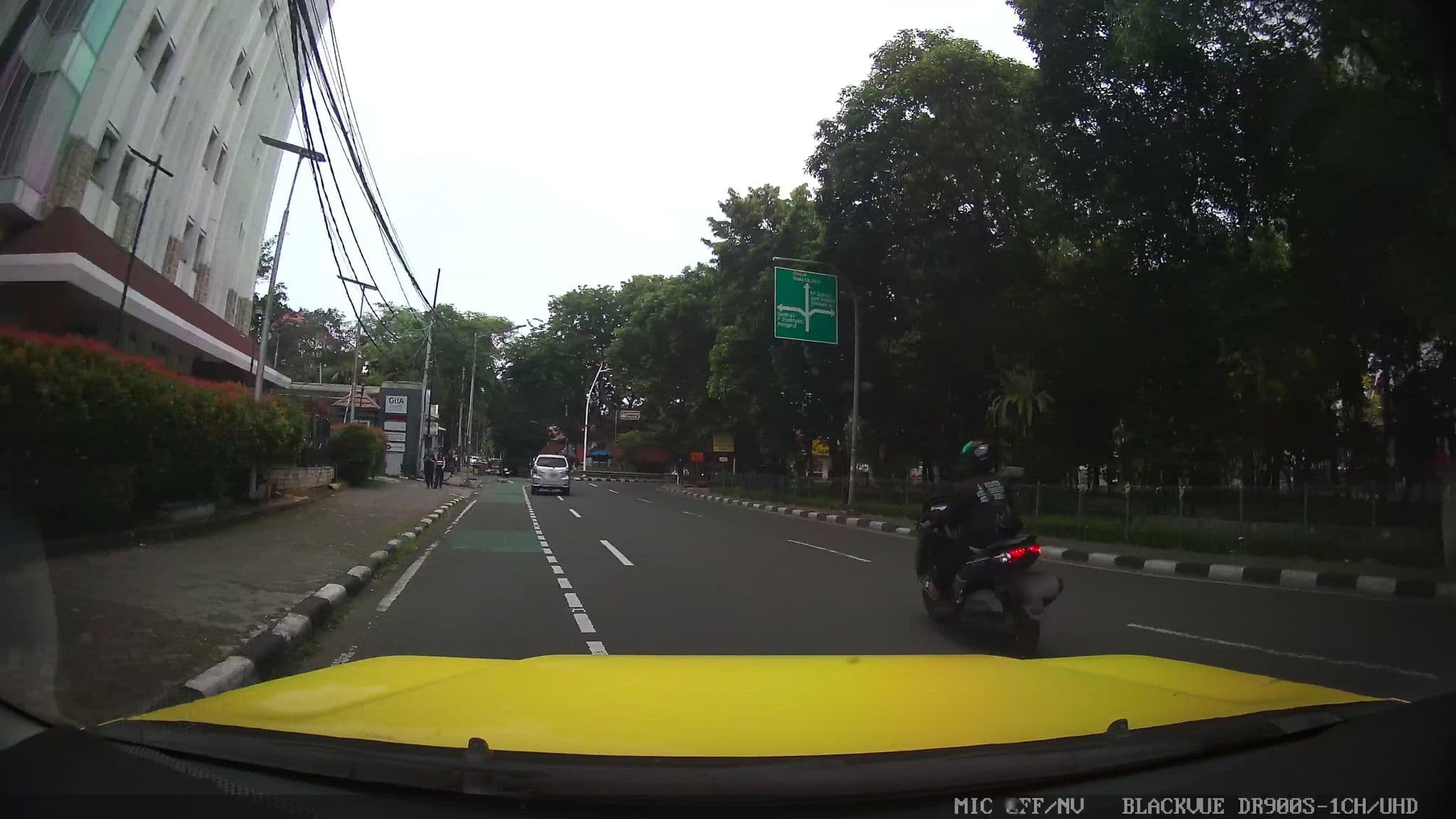 Street view near Zia Sanno Menteng Residences, Jakarta — © Kaart---FRONT (CC BY-SA · Mapillary)