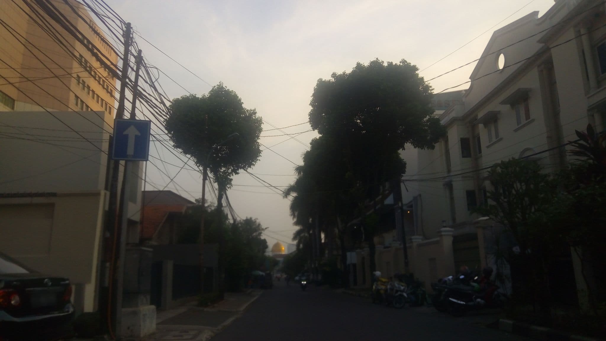 Street view near LXX™'s Coffin, Jakarta — © hafiedsh22 (CC BY-SA · Mapillary)