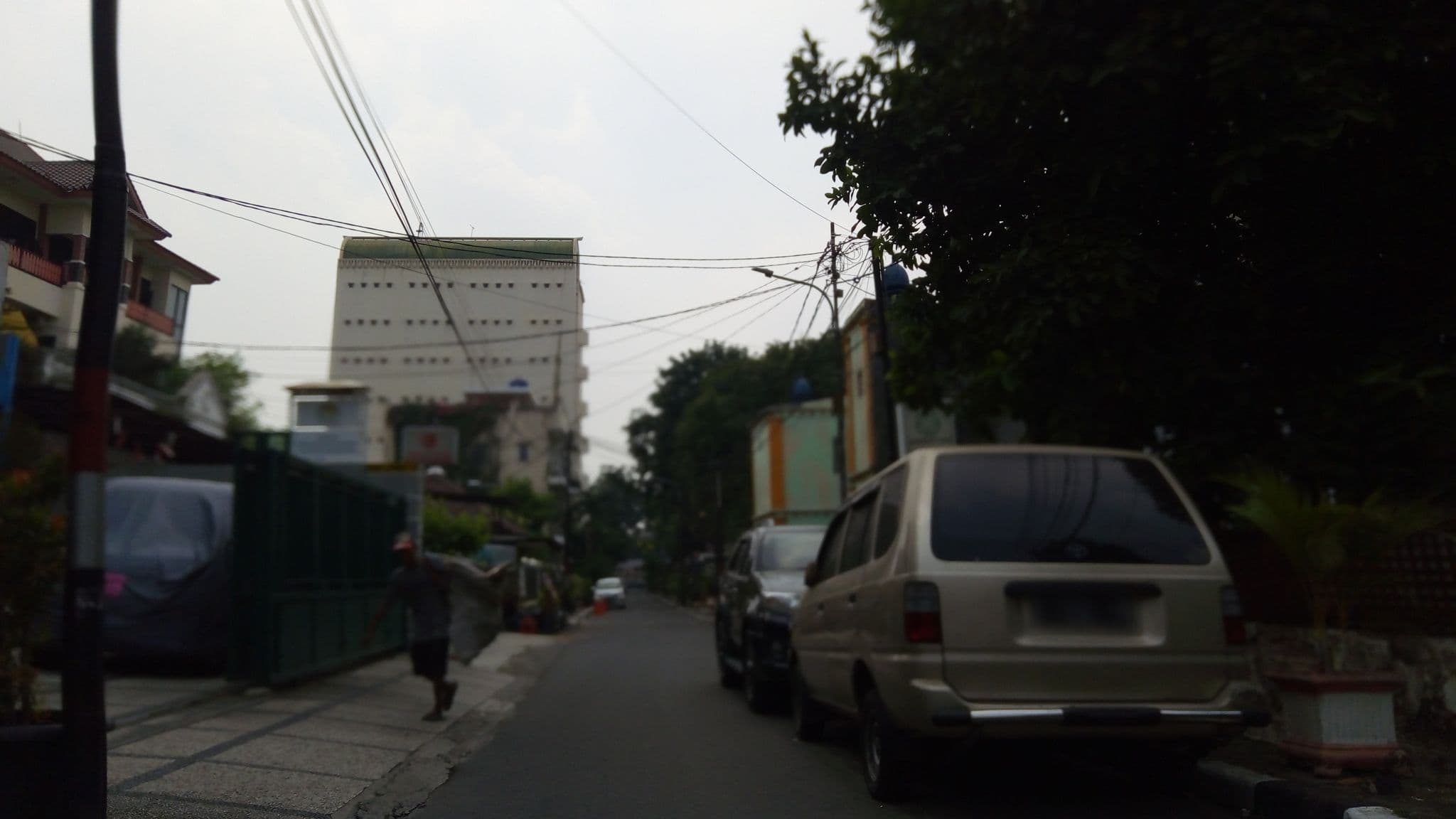 Street view near Jambrut Inn Hotel, Jakarta — © hafiedsh22 (CC BY-SA · Mapillary)
