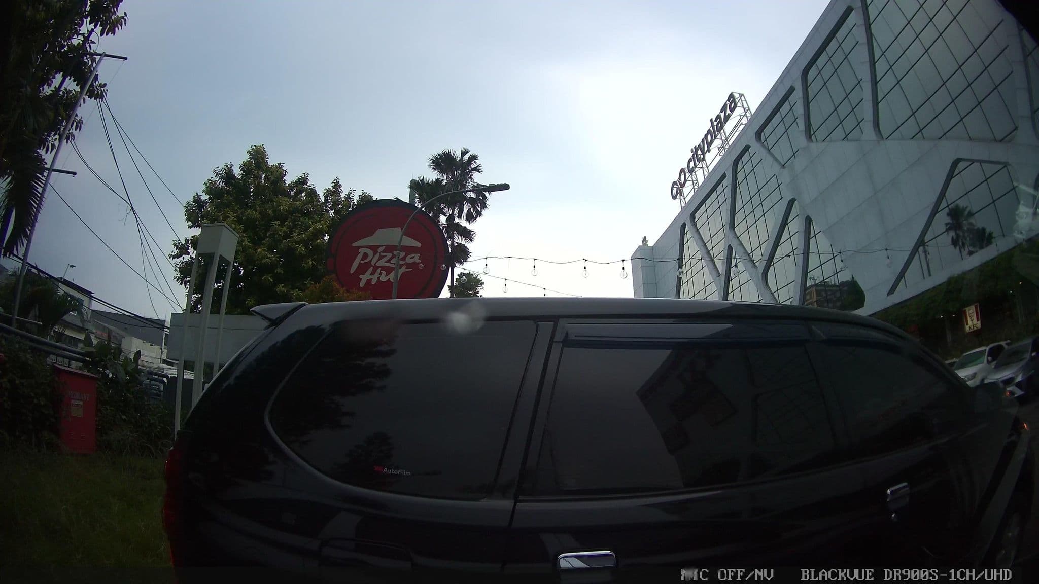 Street view near Juno Hotel Jatinegara, Jakarta — © Kaart---LEFT (CC BY-SA · Mapillary)