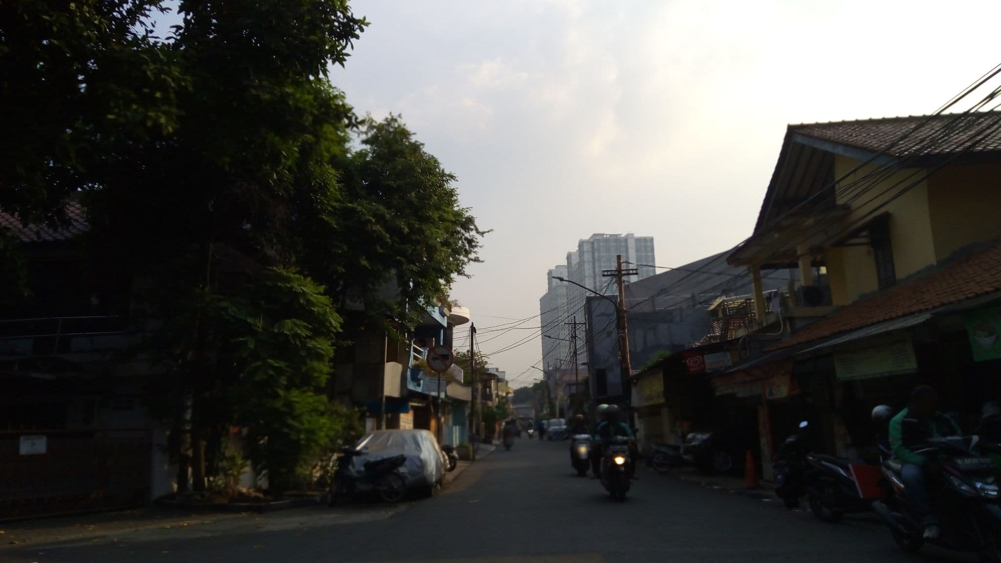 Street view near The Vira Bali Hotel, Jakarta — © hafiedsh22 (CC BY-SA · Mapillary)