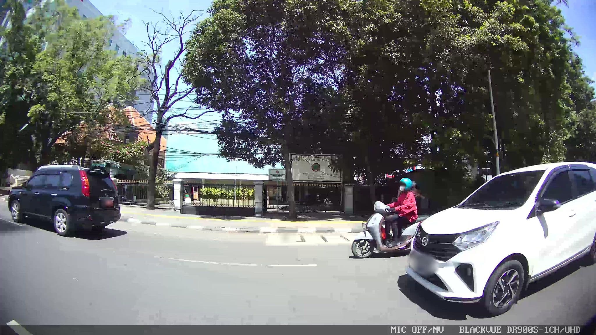 Street view near Swimming Pool, Jakarta — © Kaart---RIGHT (CC BY-SA · Mapillary)