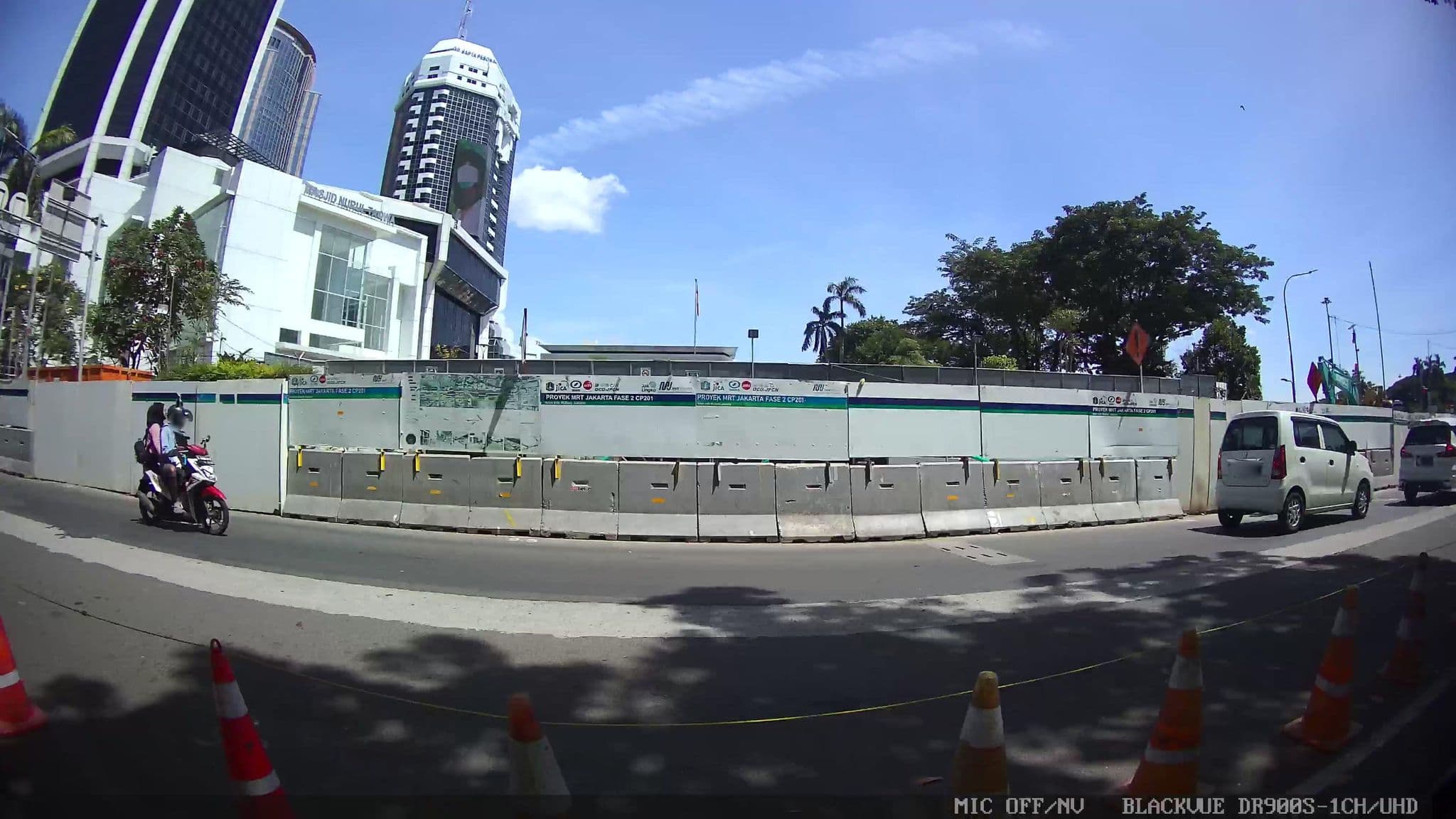 Street view near .:Hotel Win:., Jakarta — © Kaart---RIGHT (CC BY-SA · Mapillary)