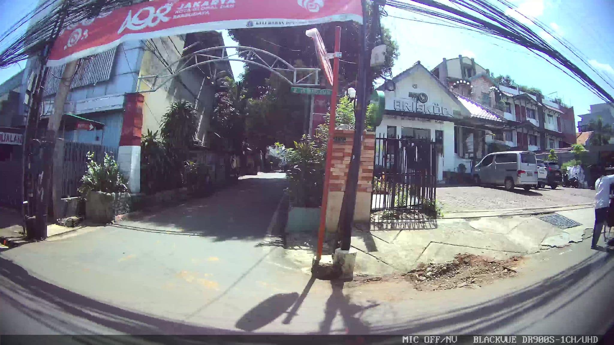 Street view near Alamanda PT Hotel, Jakarta — © Kaart---LEFT (CC BY-SA · Mapillary)