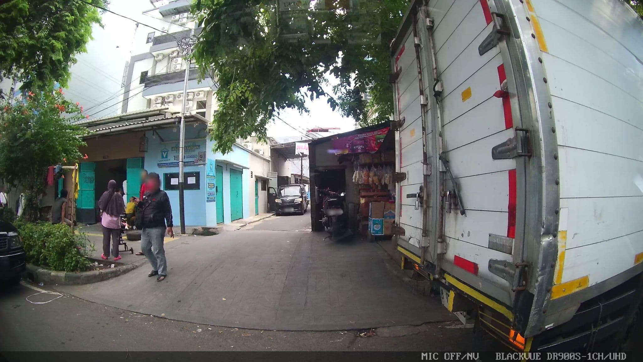 Street view near Simple Inn Jakarta Wahid Hasyim, Jakarta — © Kaart---LEFT (CC BY-SA · Mapillary)