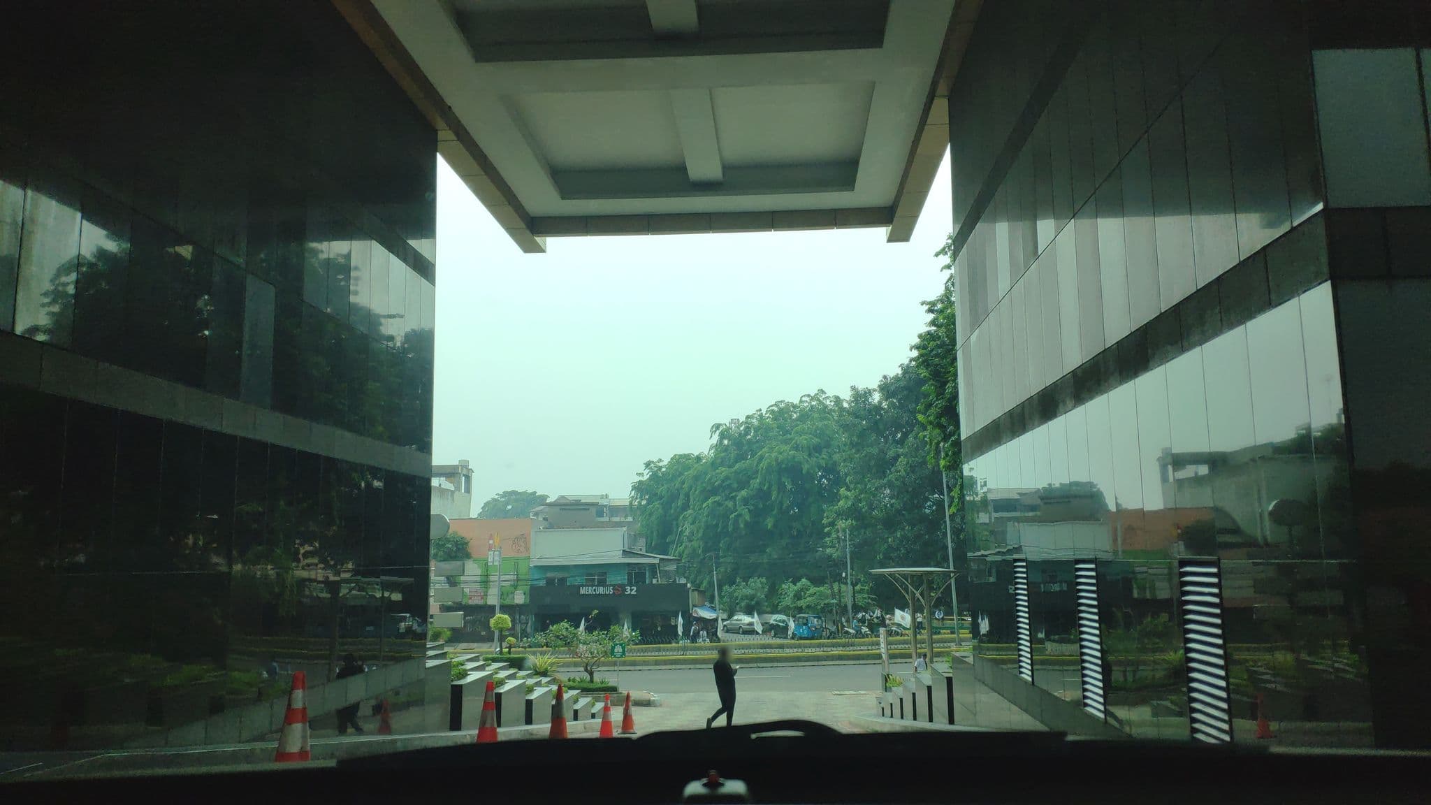 Street view near Lt 5 Merlyn Park Hotel, Jakarta — © priyo89 (CC BY-SA · Mapillary)