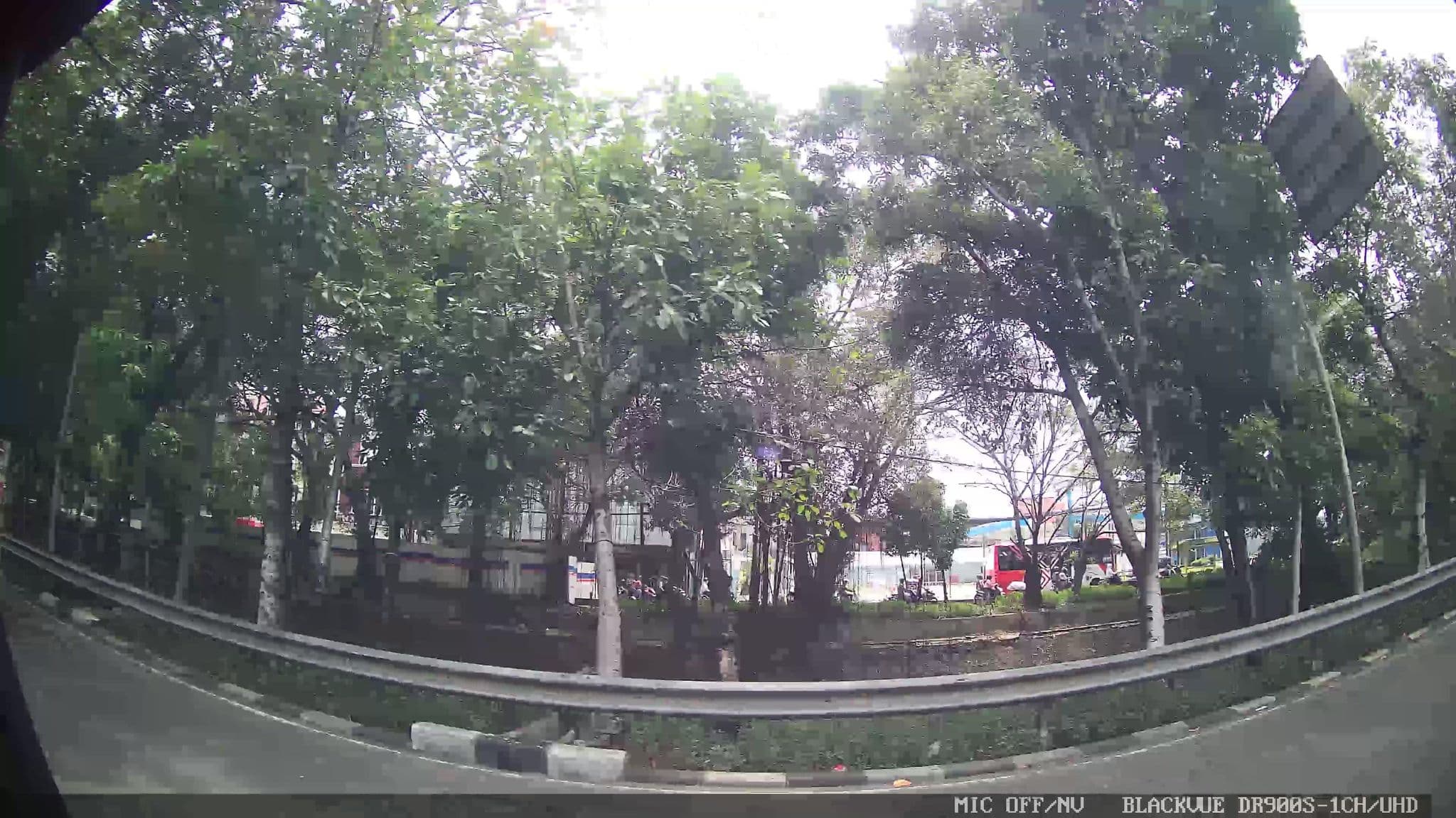 Street view near Hotel Glacio, Jakarta — © Kaart---RIGHT (CC BY-SA · Mapillary)