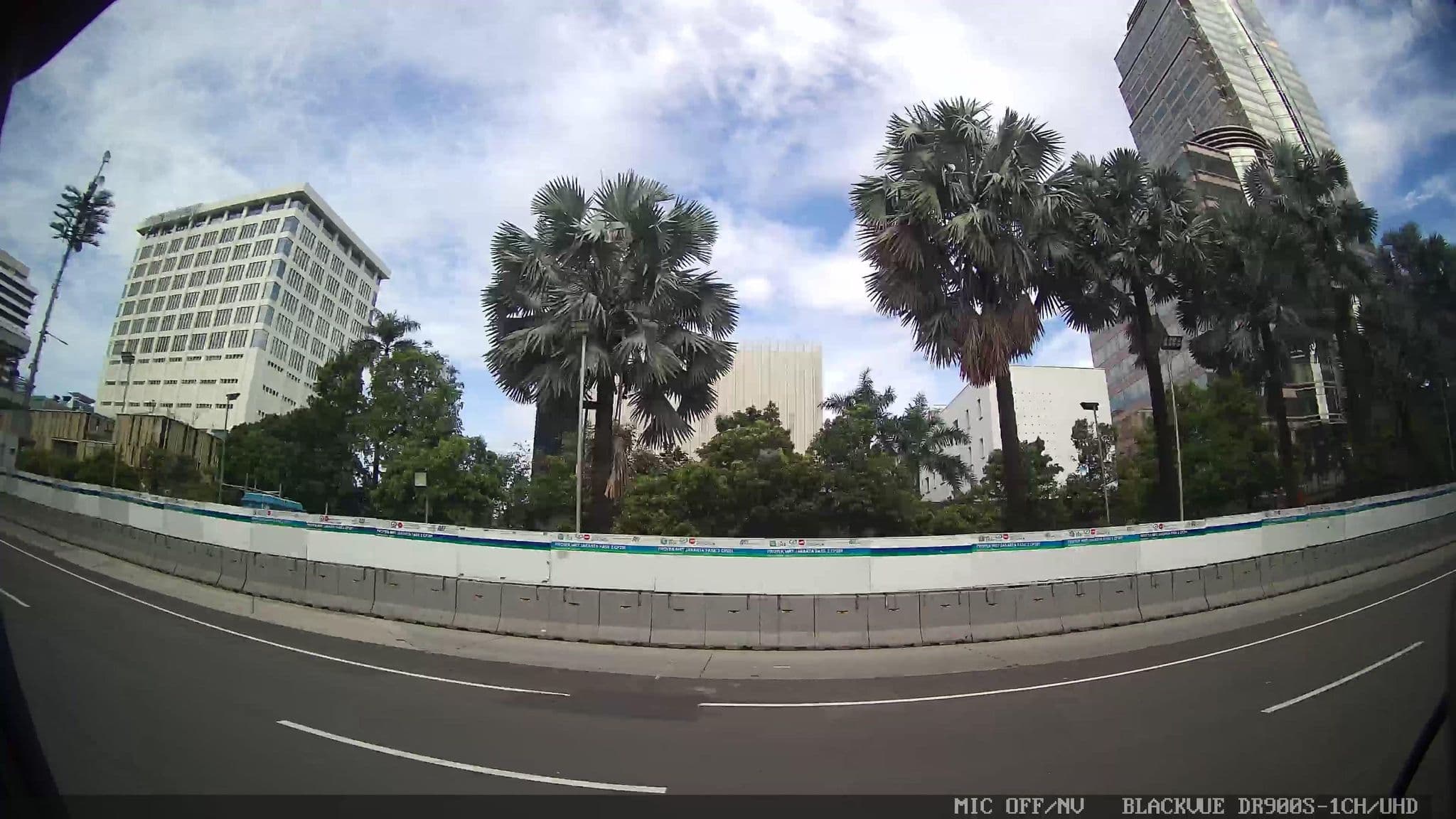 Street view near Four Points Hotel by Marriott, Jakarta — © Kaart---RIGHT (CC BY-SA · Mapillary)