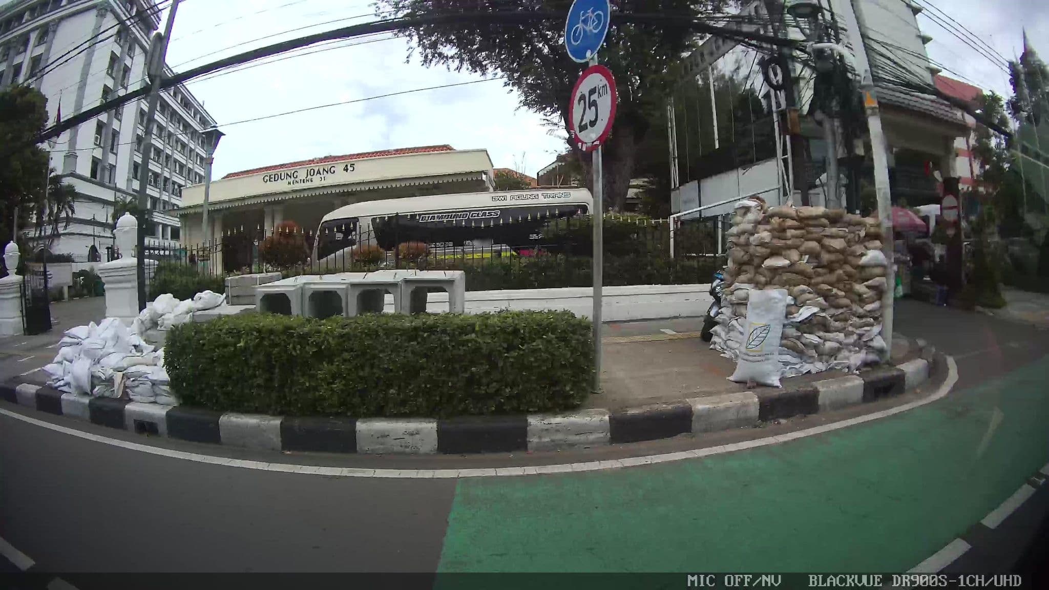 Street view near Treva International Hotel, Jakarta — © Kaart---LEFT (CC BY-SA · Mapillary)