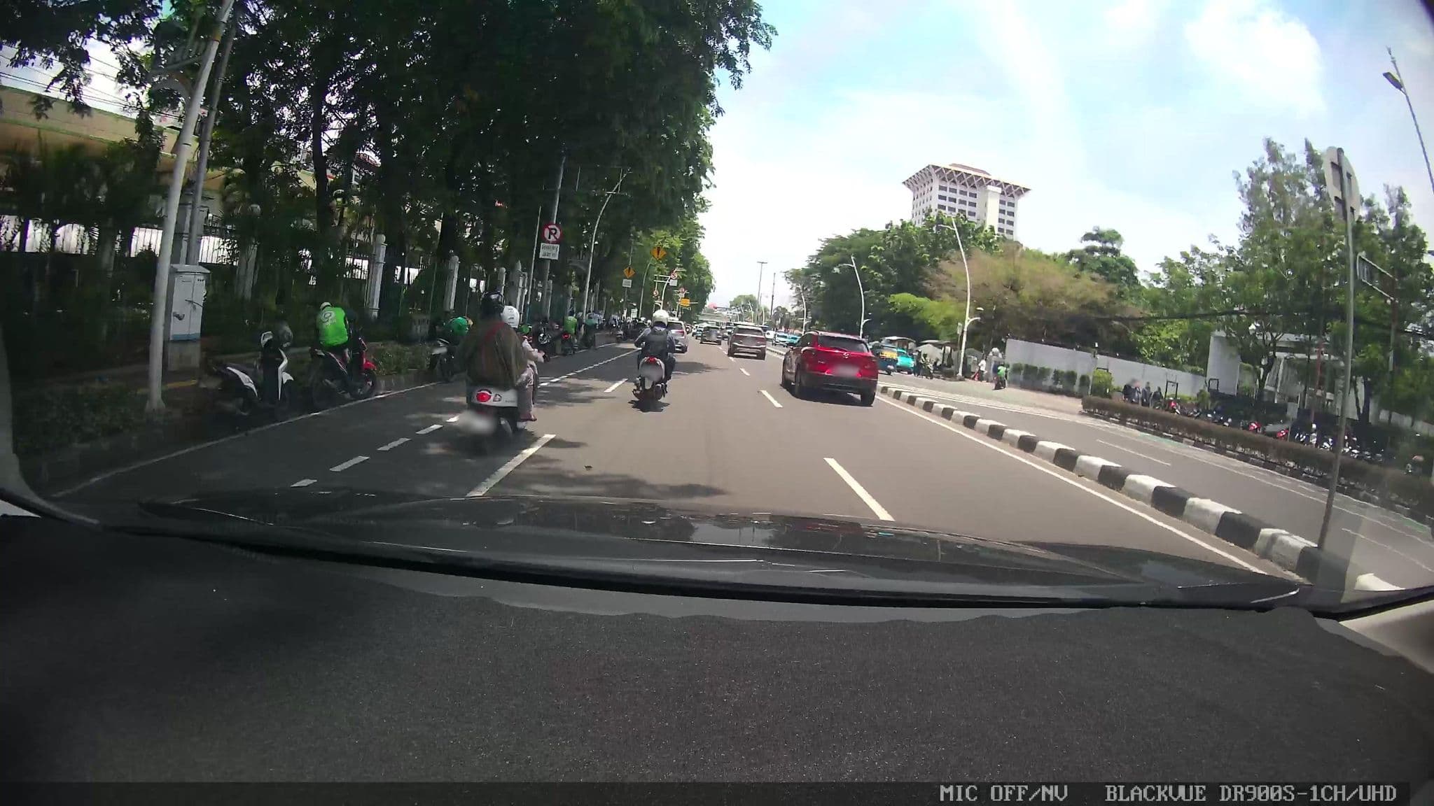 Street view near Grand Royal Panghegar, Jakarta — © Kaart---FRONT (CC BY-SA · Mapillary)