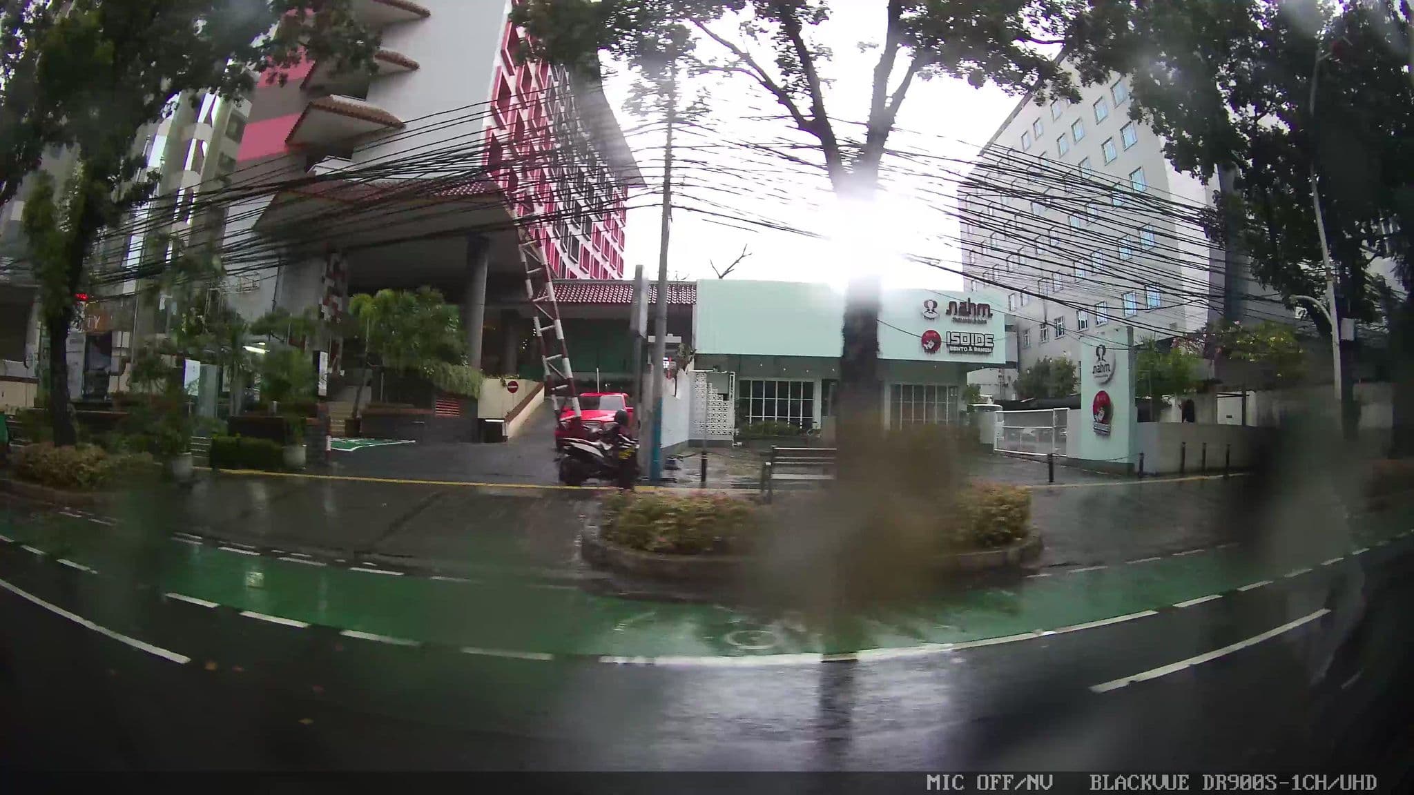 Street view near Singkarak Room "Ibis Jakarta Tamarin Hotel", Jakarta — © Kaart---LEFT (CC BY-SA · Mapillary)