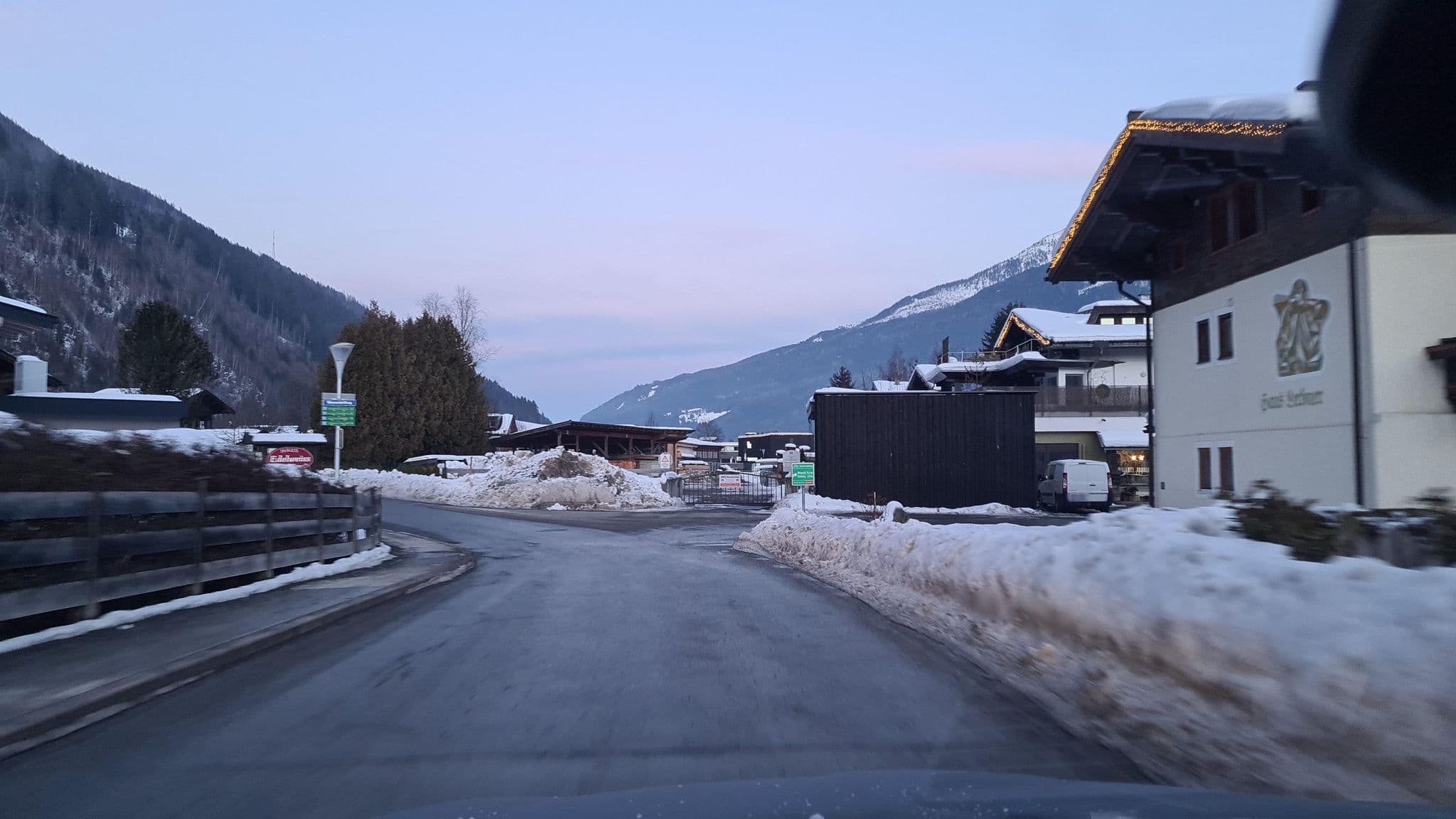 Street view near Haus Edelweiss, Neukirchen am Großvenediger