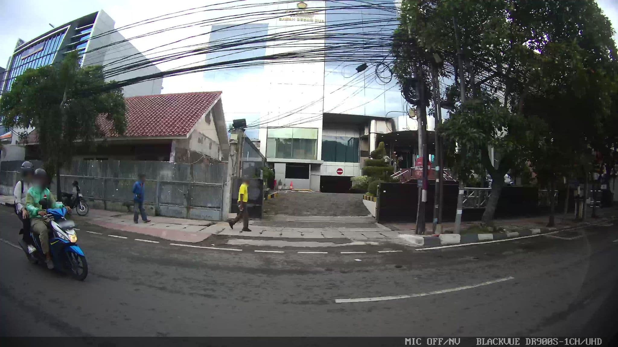 Street view near Ritz-Carlton Sunter -- Lawin Presidental Suite GF No.3 Tower A, Jakarta — © Kaart---LEFT (CC BY-SA · Mapillary)
