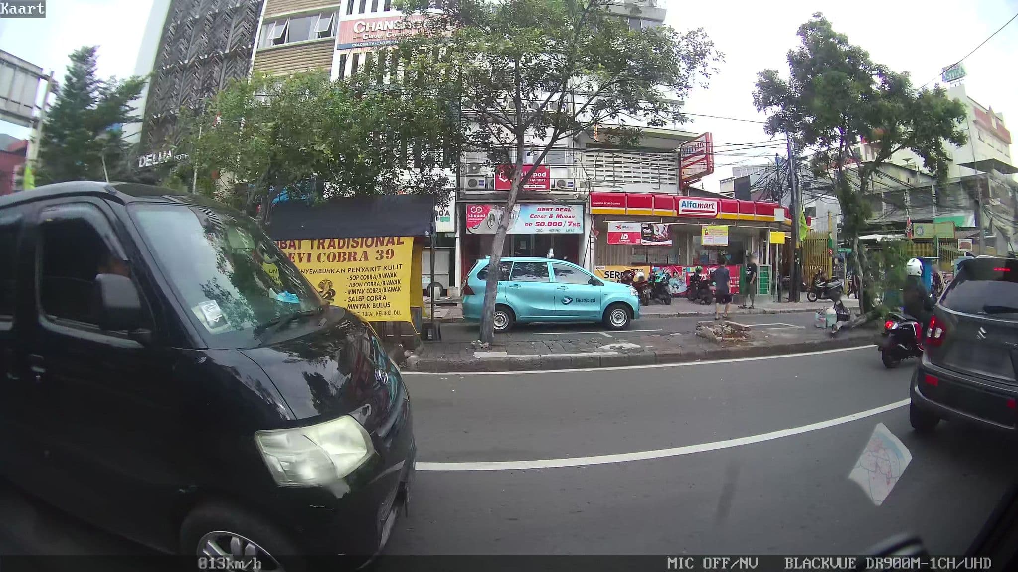 Street view near The Lounge cafe La Grandeur hotel, Jakarta — © kaart_1 (CC BY-SA · Mapillary)