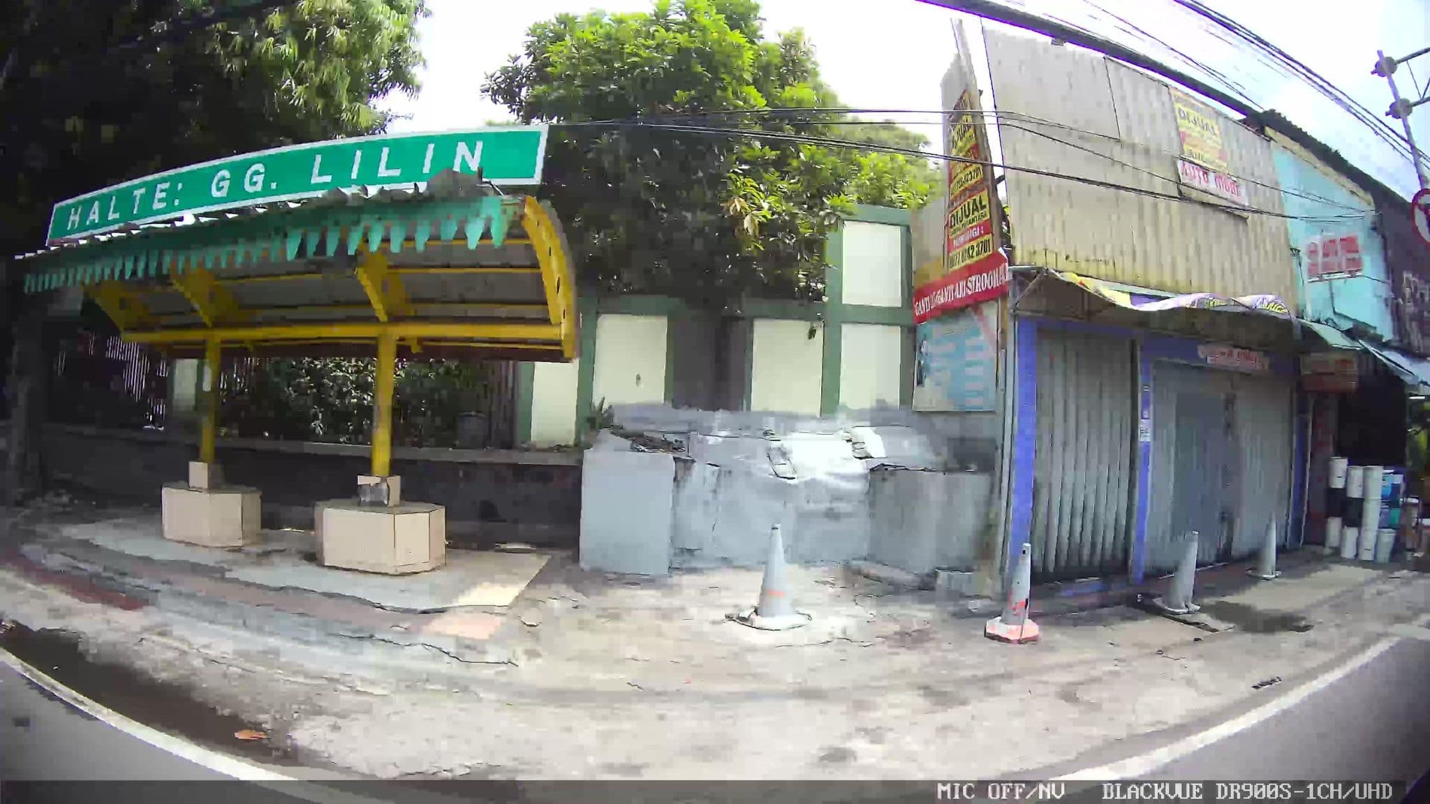 Street view near Mirah Hotel, Jakarta — © Kaart---LEFT (CC BY-SA · Mapillary)