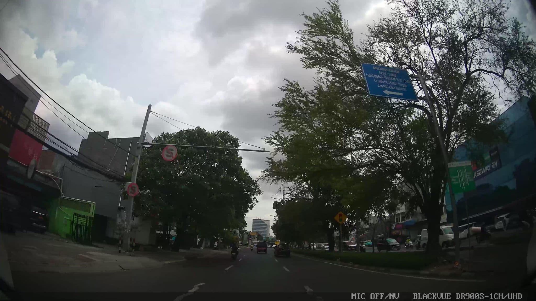 Street view near atoorr's privacy room, Jakarta — © Kaart---FRONT (CC BY-SA · Mapillary)