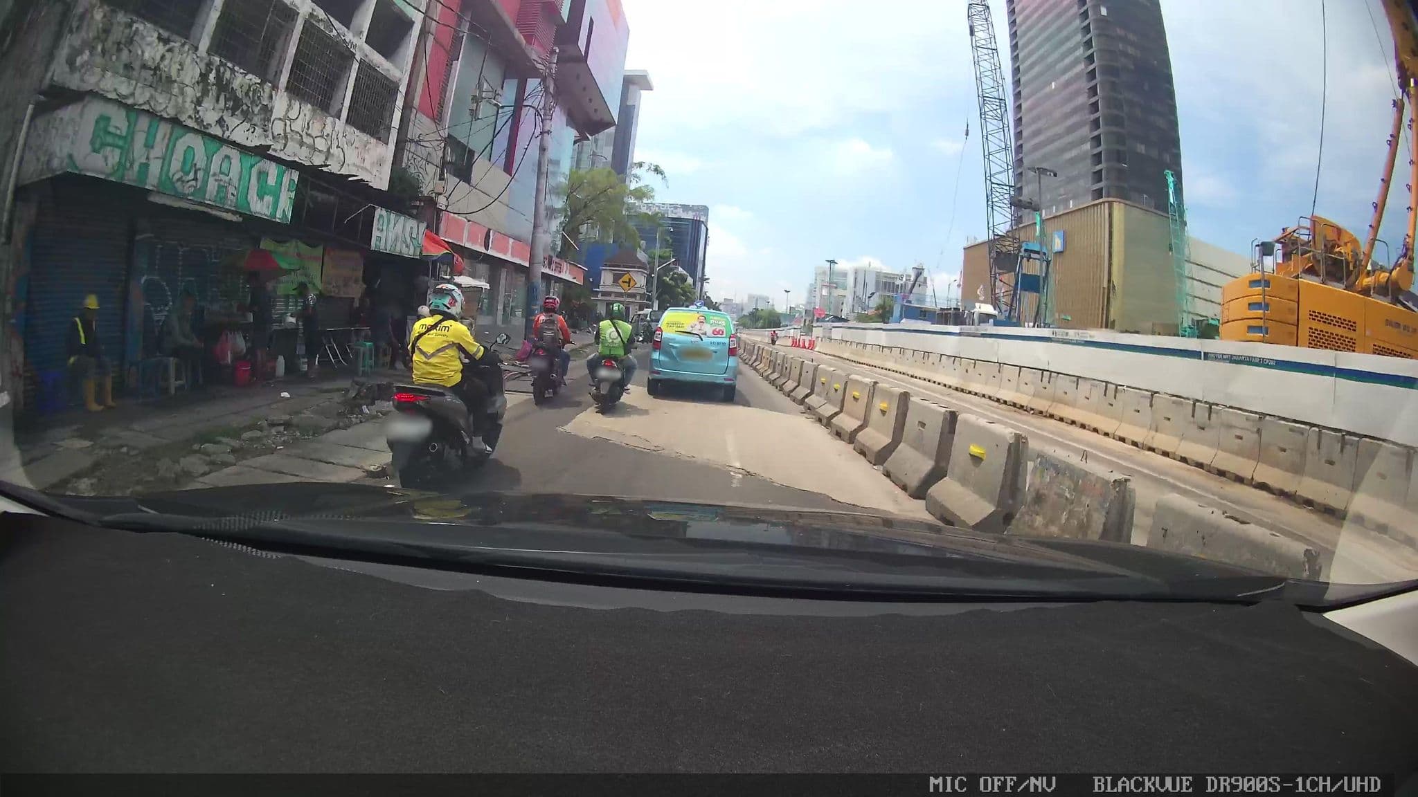 Street view near Bukit Dago, Jakarta — © Kaart---FRONT (CC BY-SA · Mapillary)