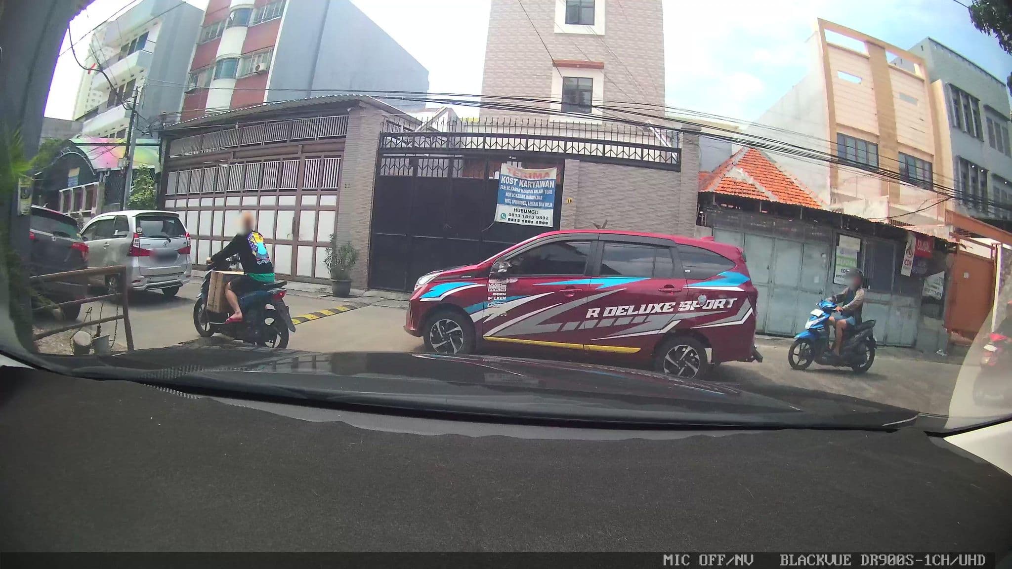 Street view near Grand Rocky Hotel, Bukit Tinggi, Jakarta — © Kaart---FRONT (CC BY-SA · Mapillary)