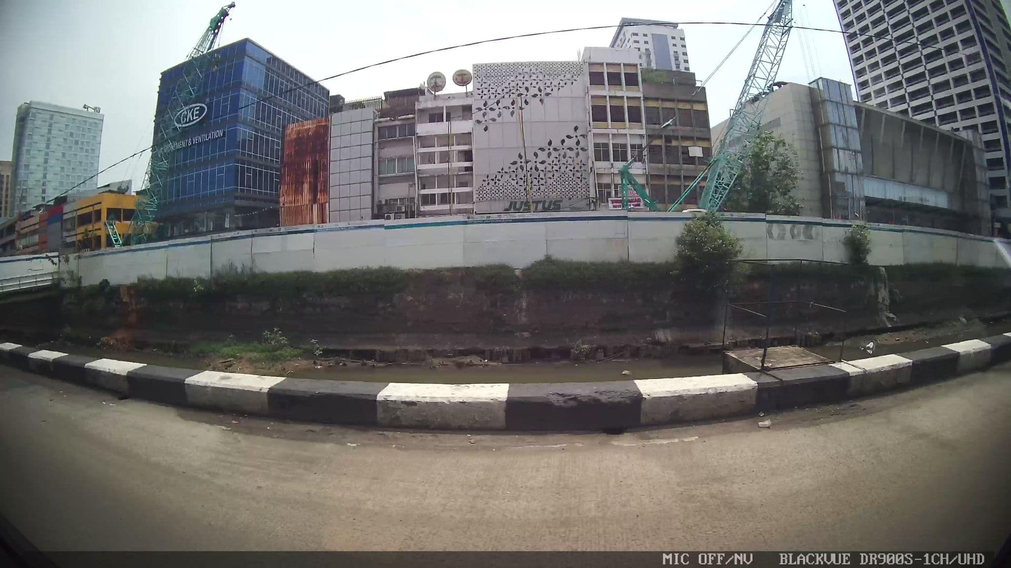 Street view near Hotel Grand Paragon, Jakarta — © Kaart---LEFT (CC BY-SA · Mapillary)