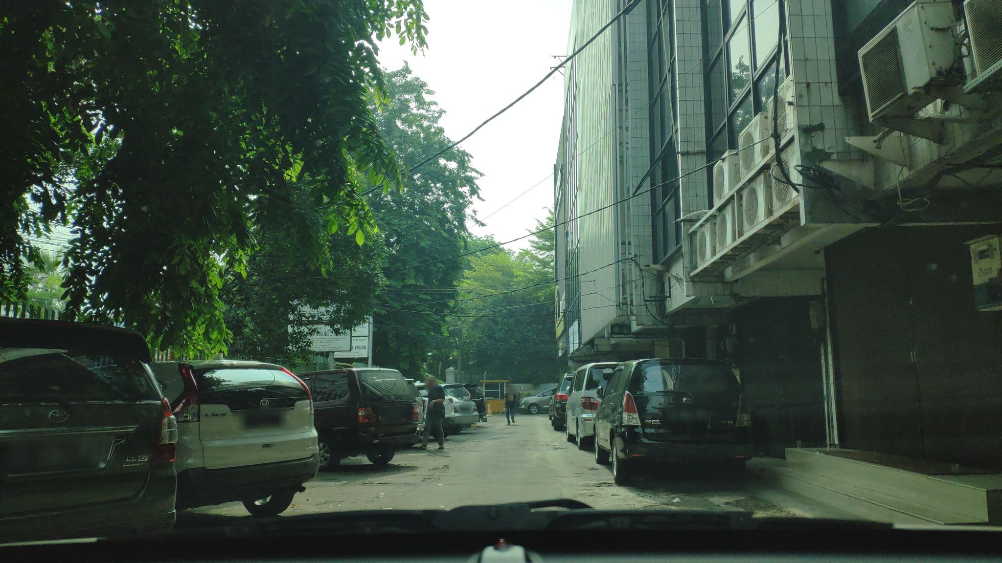 Street view near Fave Hotel, Jakarta — © priyo89 (CC BY-SA · Mapillary)