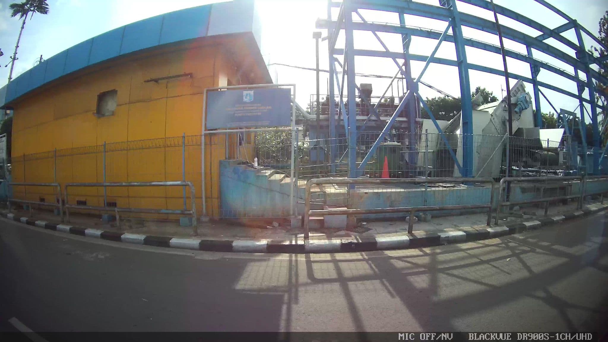 Street view near ta2's home, Jakarta — © Kaart---LEFT (CC BY-SA · Mapillary)