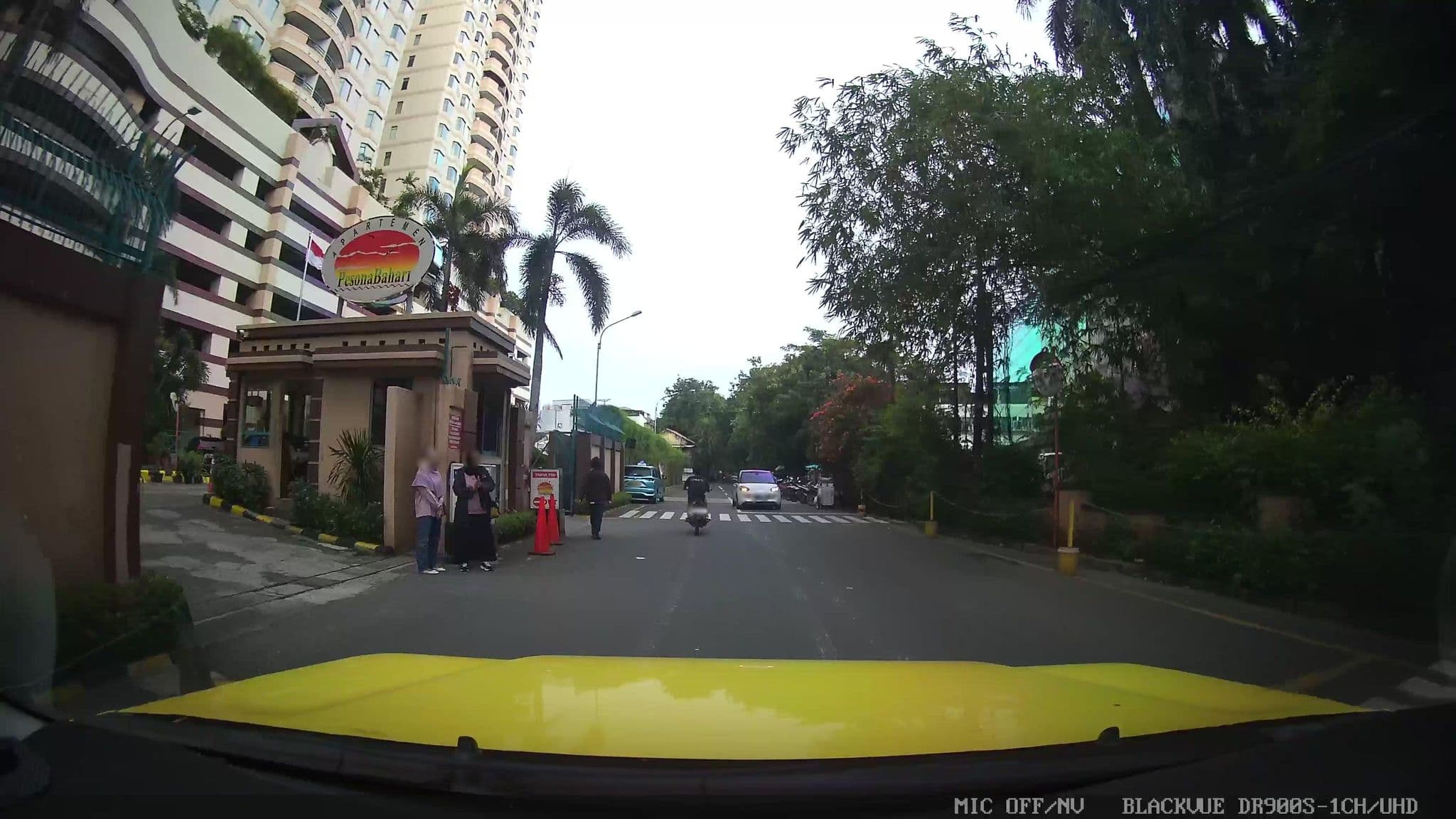 Street view near Augusta Hotel Pelabuhan Ratu, Jakarta — © Kaart---FRONT (CC BY-SA · Mapillary)
